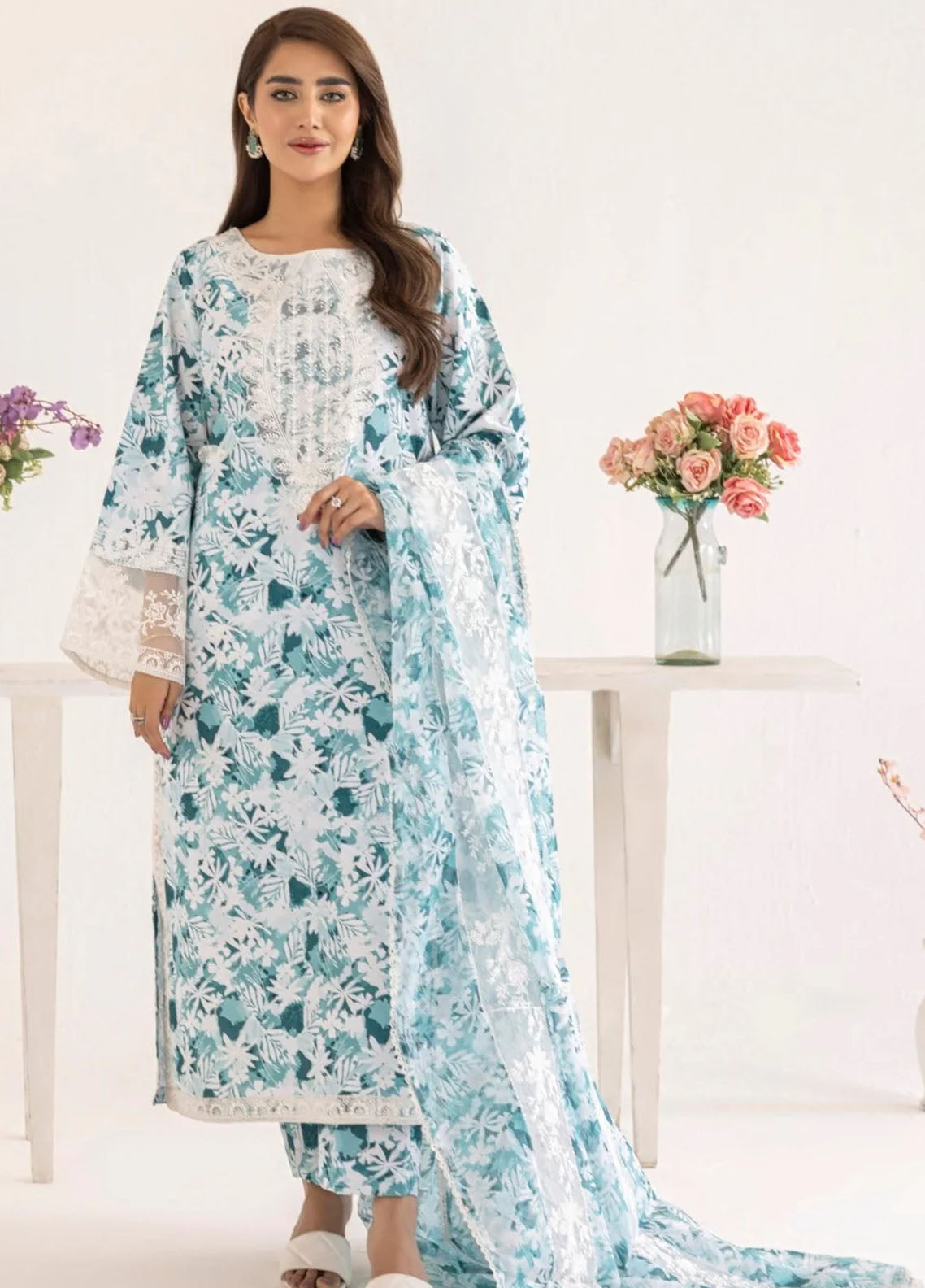 Mohagni Pret Embroidered Lawn 3 Piece Suit PLS-124