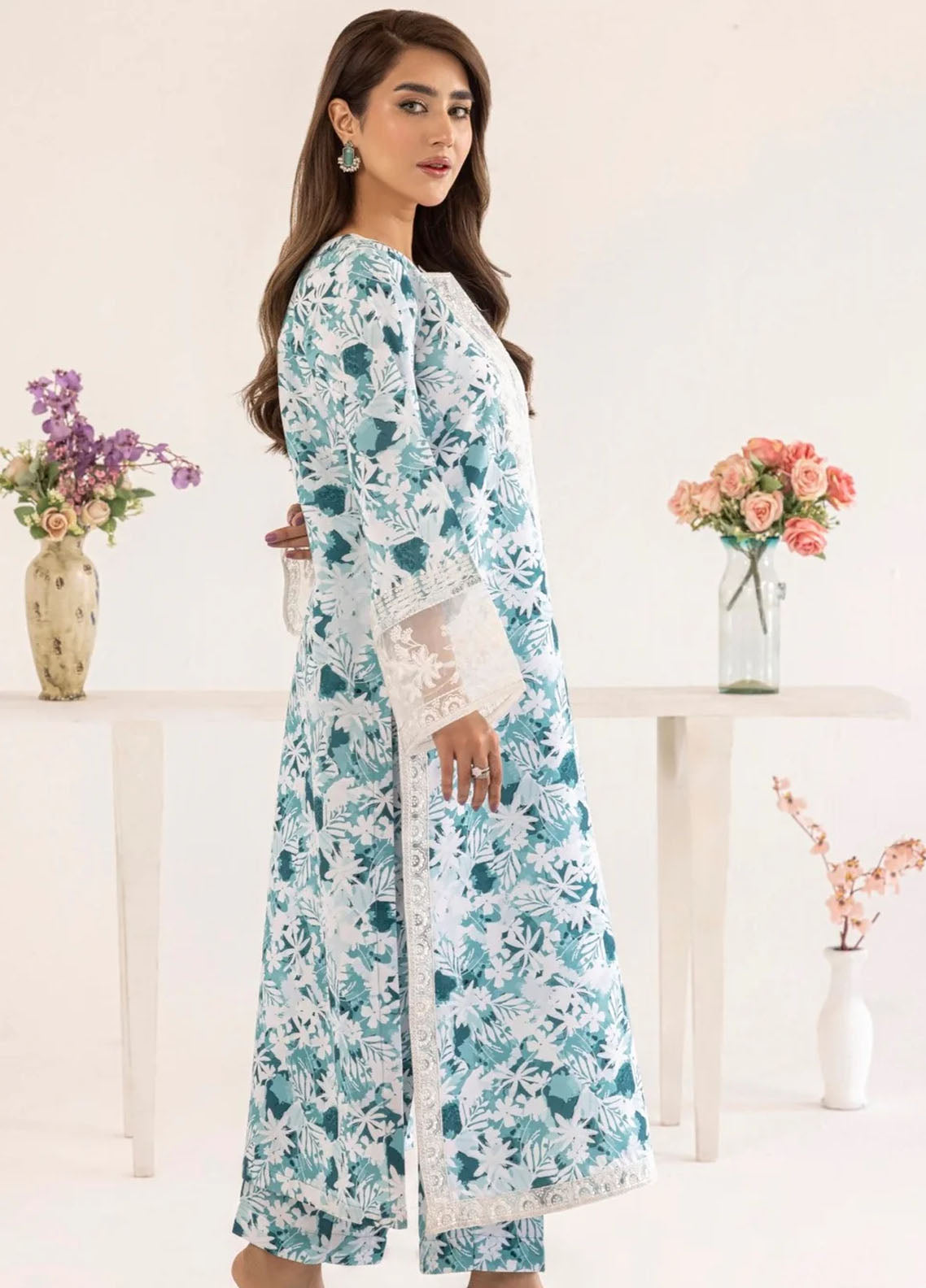 Mohagni Pret Embroidered Lawn 3 Piece Suit PLS-124