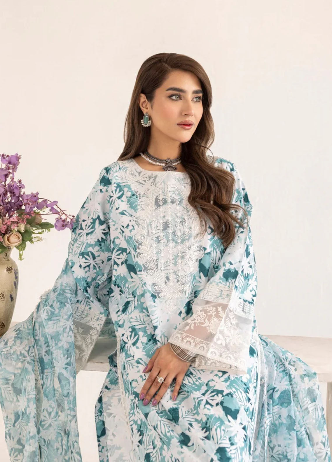 Mohagni Pret Embroidered Lawn 3 Piece Suit PLS-124