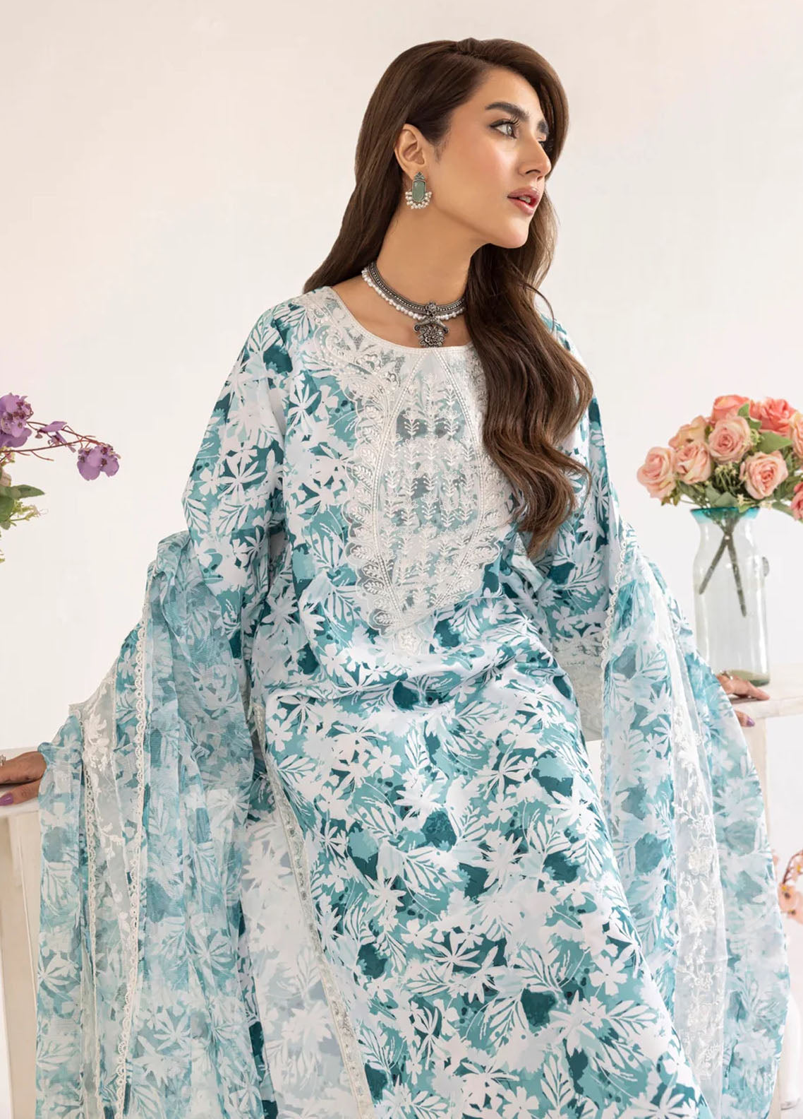 Mohagni Pret Embroidered Lawn 3 Piece Suit PLS-124