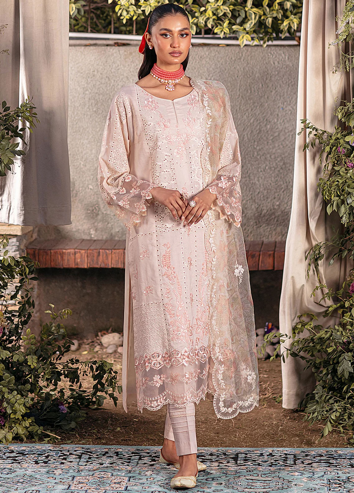 Mohagni Pret Embroidered Lawn 3 Piece Suit SCM-04