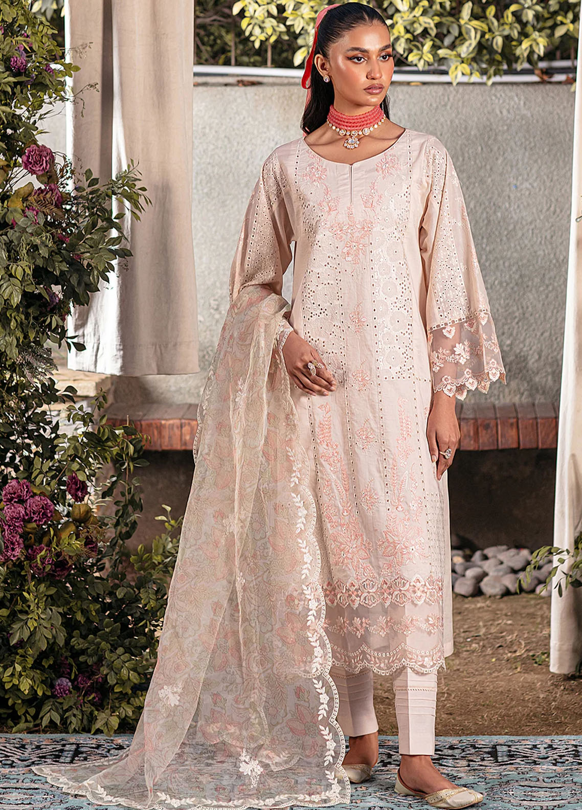 Mohagni Pret Embroidered Lawn 3 Piece Suit SCM-04