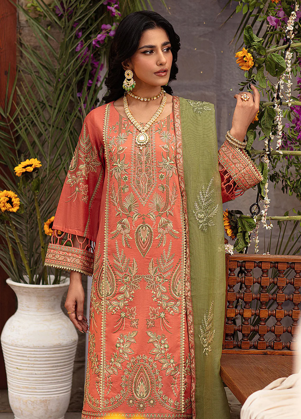 Mohagni Pret Embroidered Lawn 3 Piece Suit SCM-09