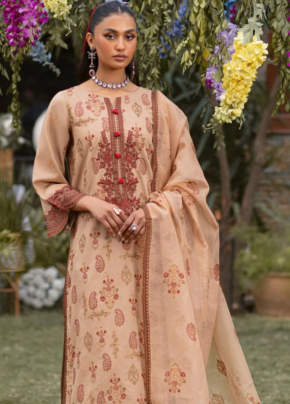 Mohagni Pret Embroidered Lawn 3 Piece Suit SCM-11