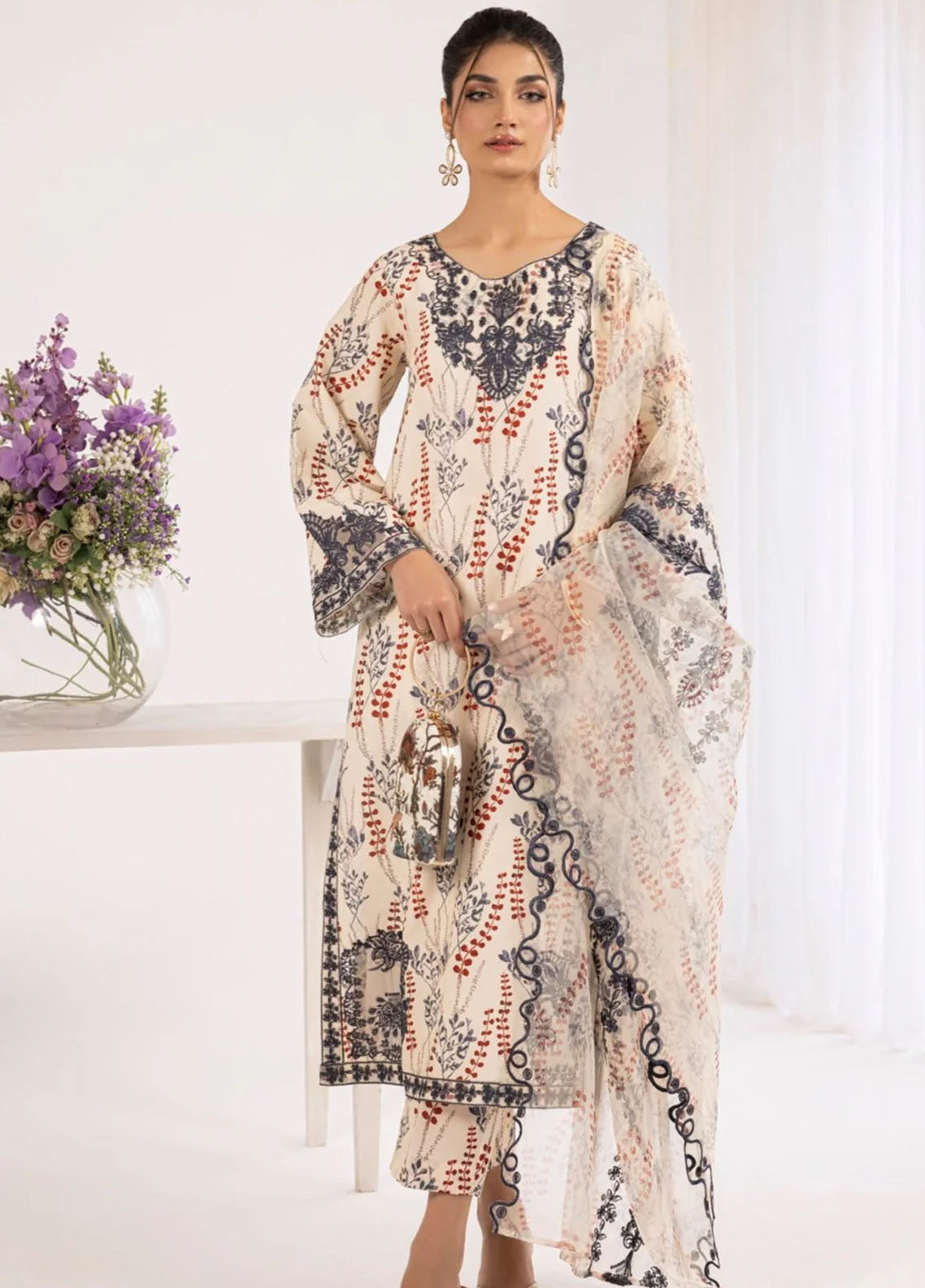 Mohagni Tulip Unstitched Lawn Collection 2024 PLS-125