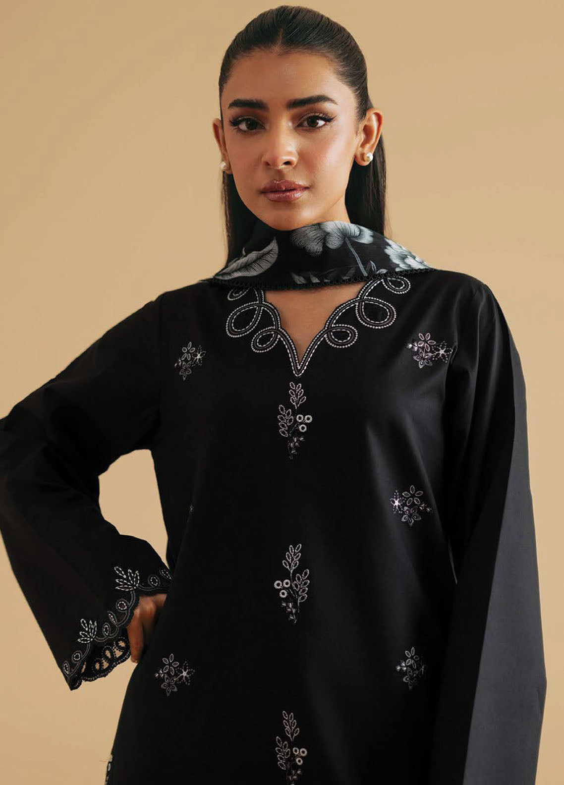 Monochrome by Seran Embroidered Lawn Suits Unstitched 3 Piece SN25MC D-01 Nyra