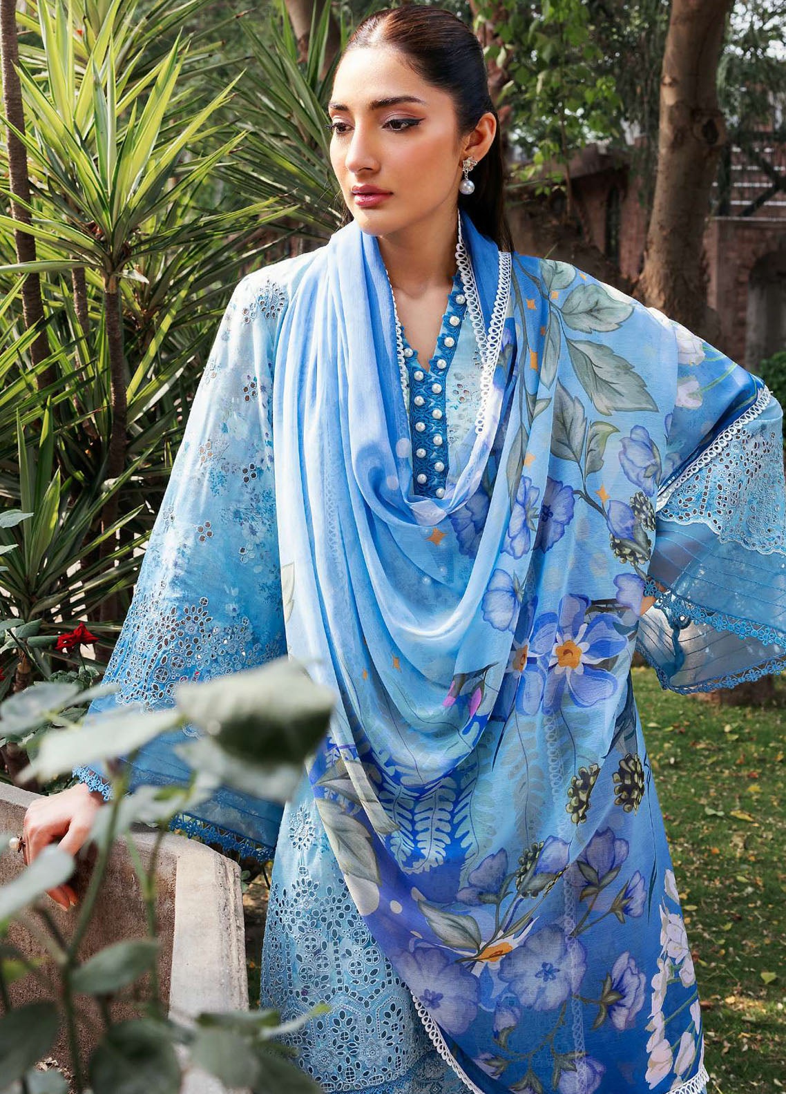 Motifz Digital Printed Lawn Suits Unstitched 3 Piece MT25ADP 5370 Mishti