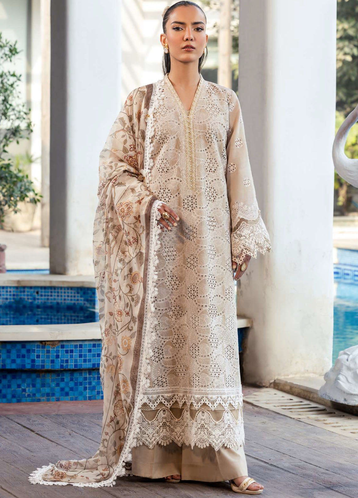 Motifz Embroidered Lawn Suits Unstitched 3 Piece MT25LL 5322 Diane