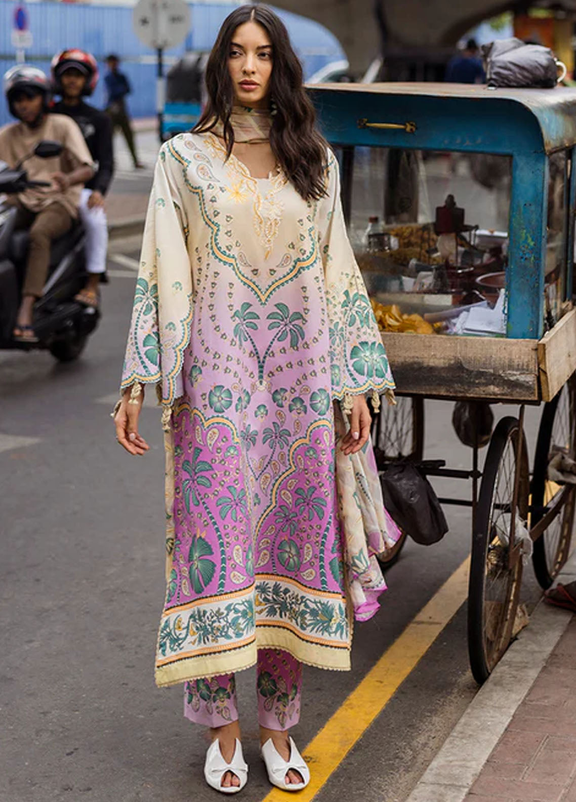 Mushq Embroidered Lawn Suits Unstitched 3 Piece D-4A Valeria