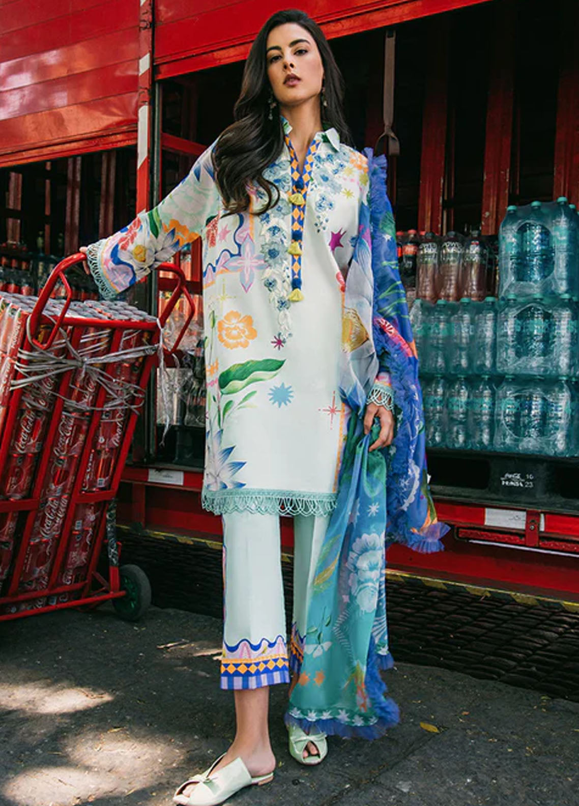 Mushq Printed Lawn Suits Unstitched 3 Piece MQ25LD2D D 5-B Flaming Roses