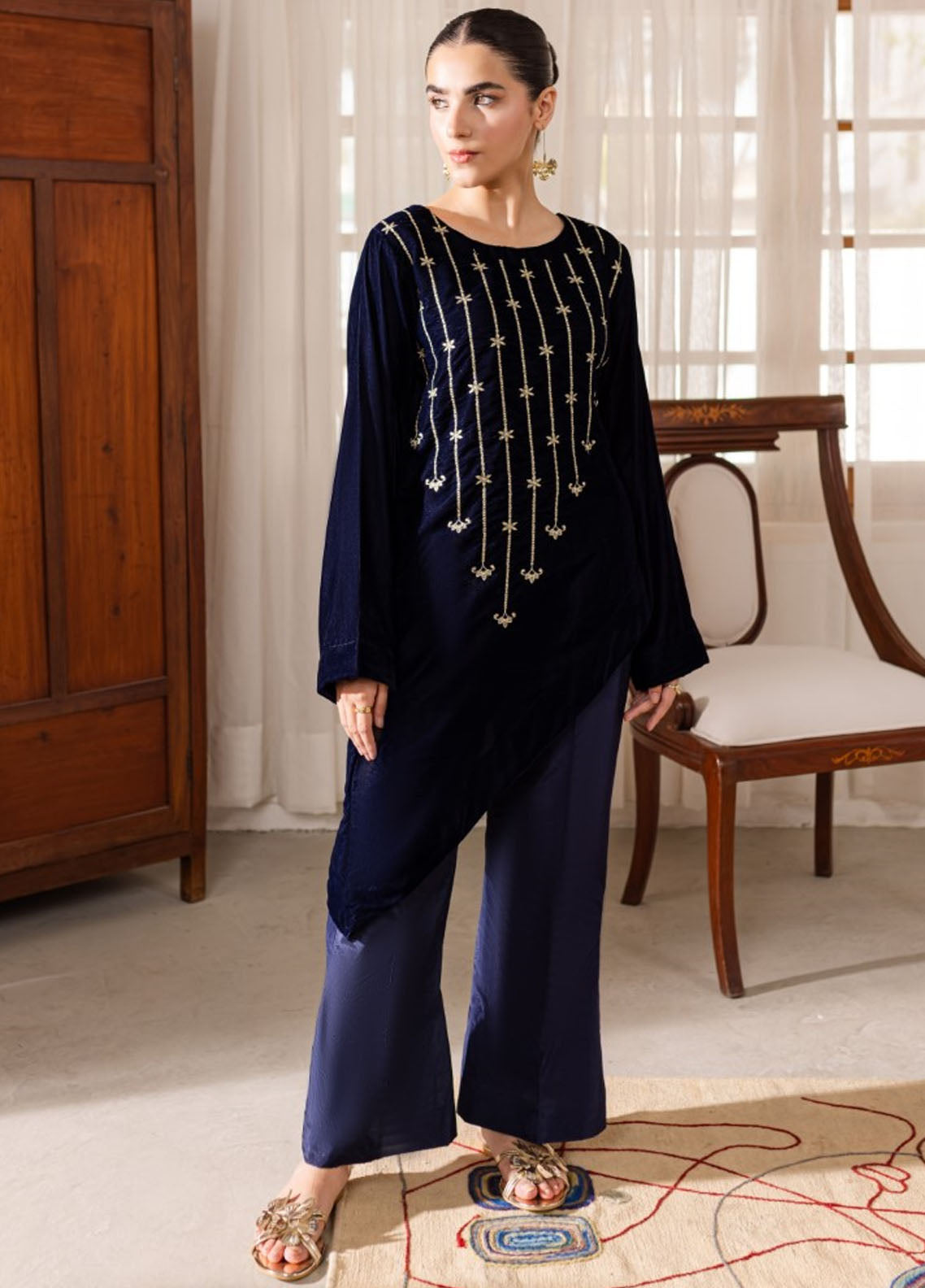 Naayas Luxury Pret Embroidered Velvet 2 Piece Suit Bluemoon