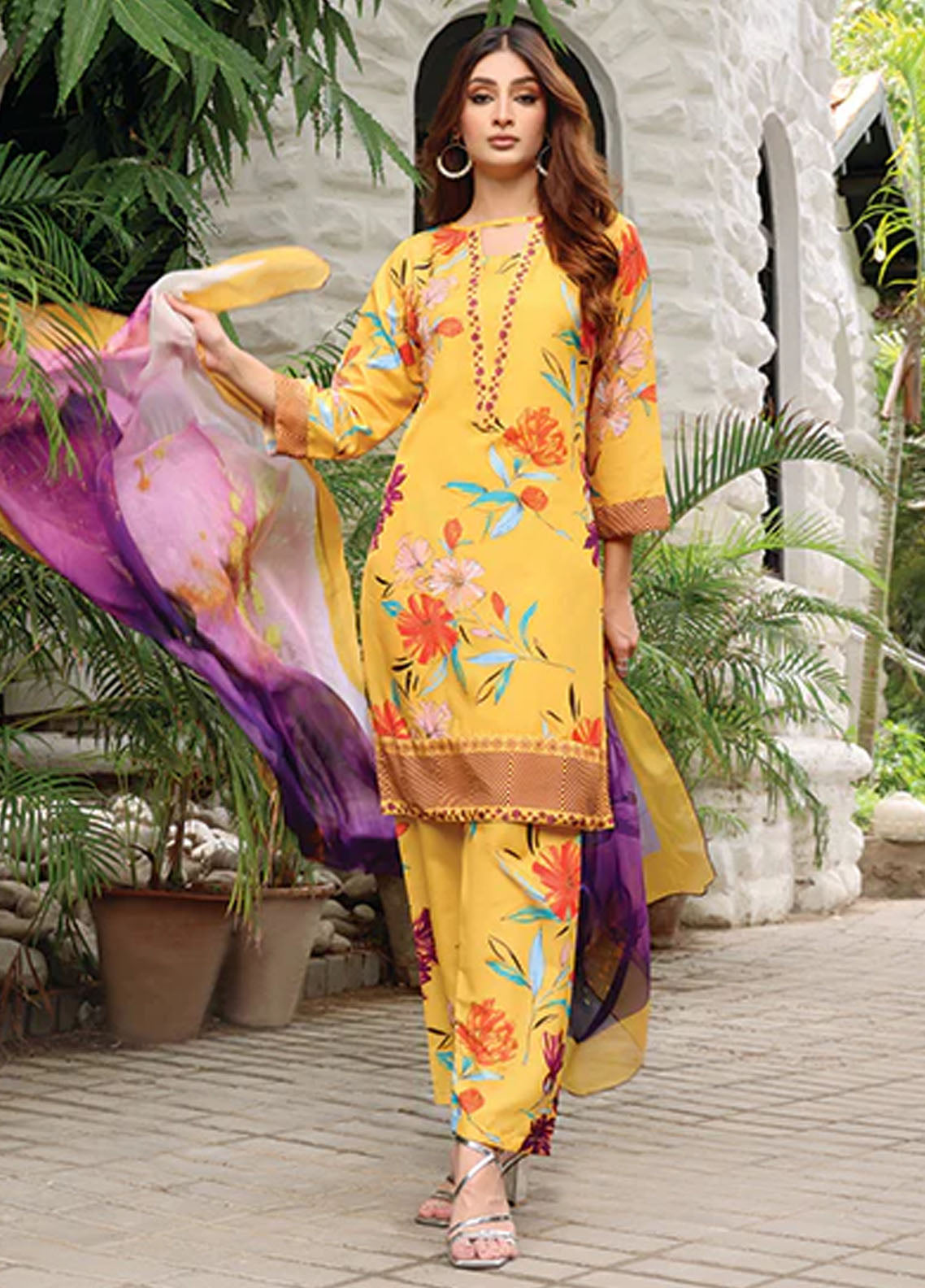 Nazmina Pret Casual Swiss Lawn 3 Piece Suit Chatoyant LD-13