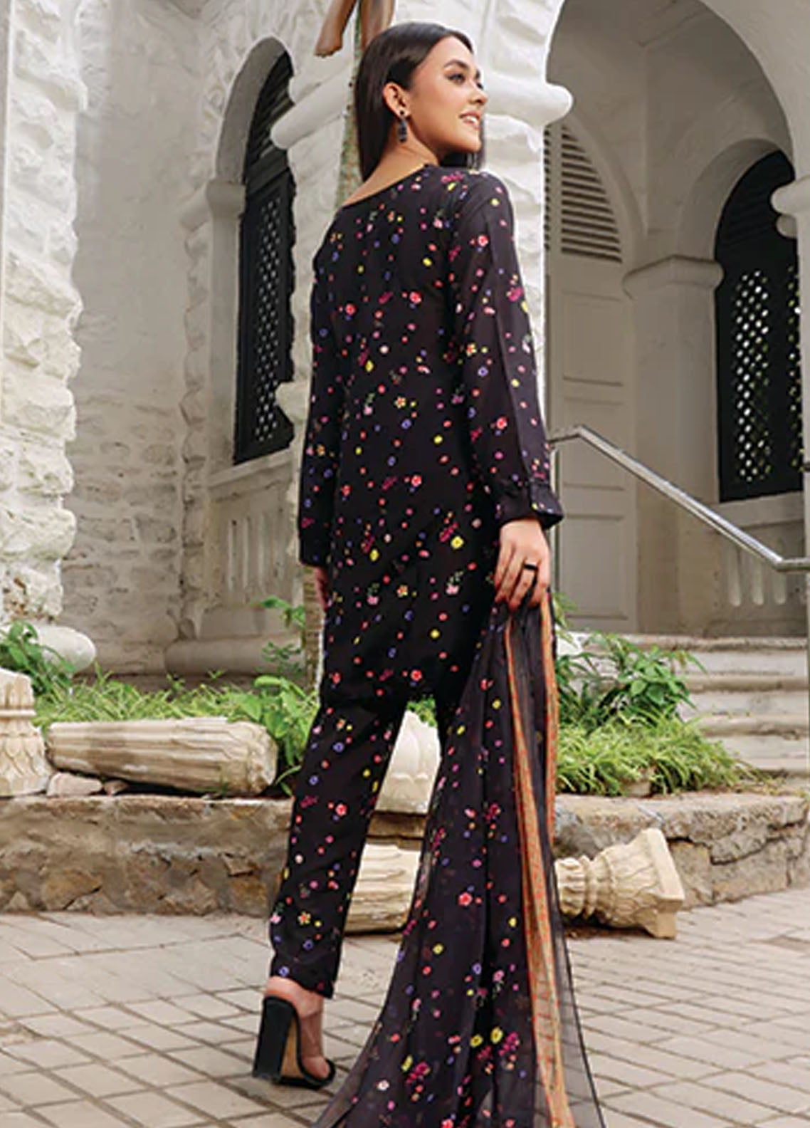 Nazmina Pret Casual Swiss Lawn 3 Piece Suit Felicity LD-15