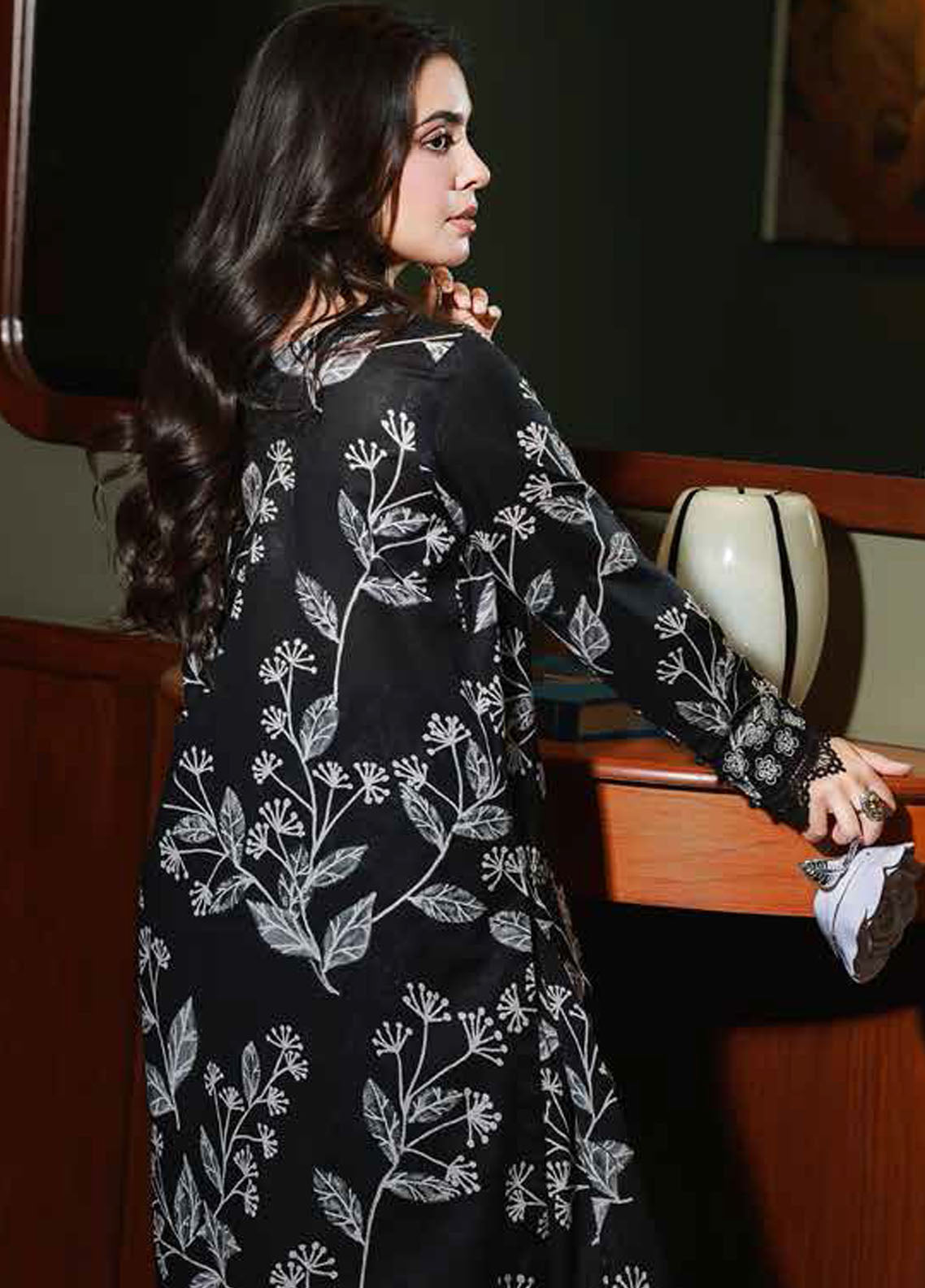 Nureh Chikankari Lawn Suits Unstitched 2 Piece NU25BRU NU2-181