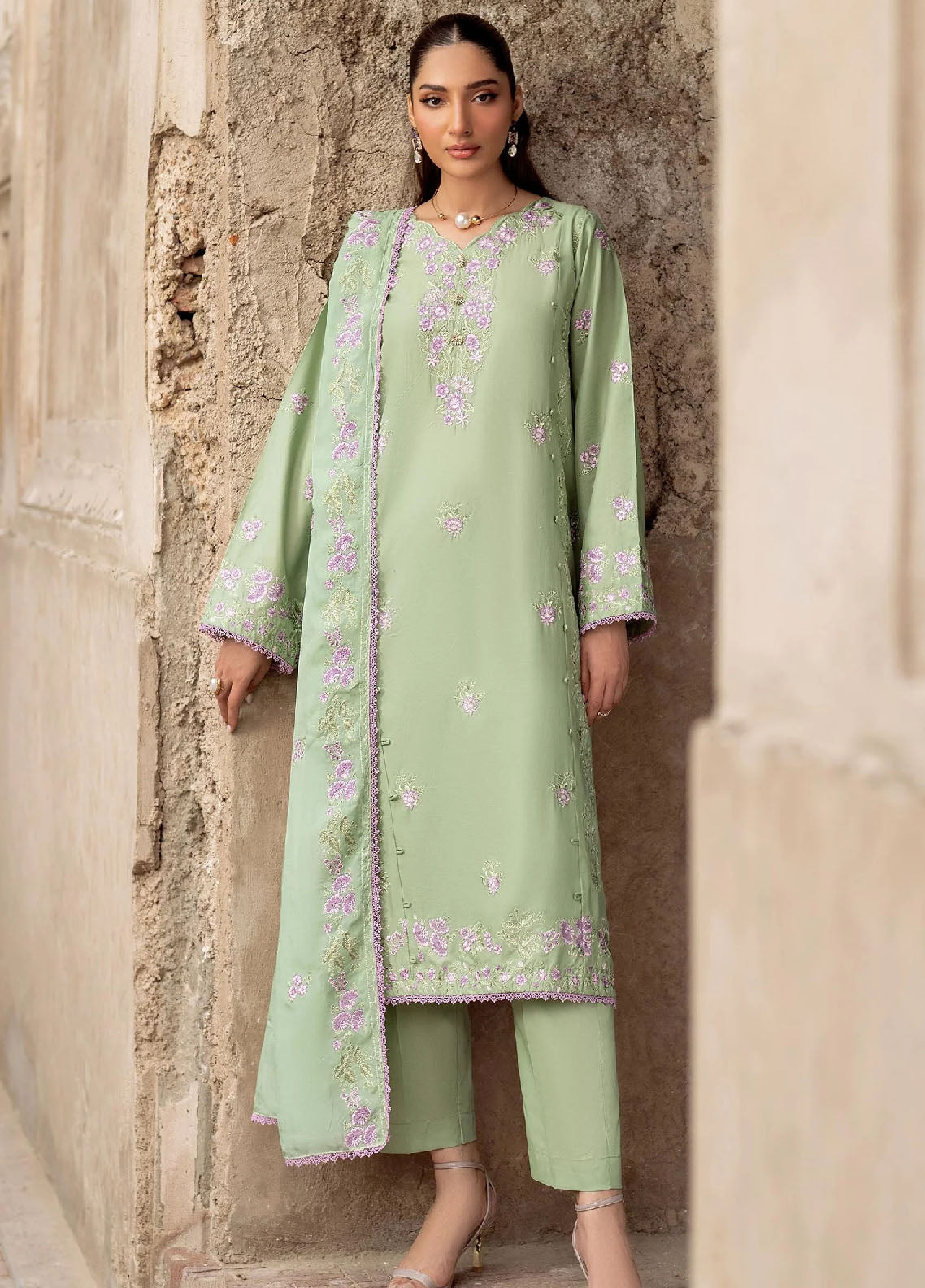 Panache Apparel Pret Embroidered Lawn 3 Piece Suit Roshni