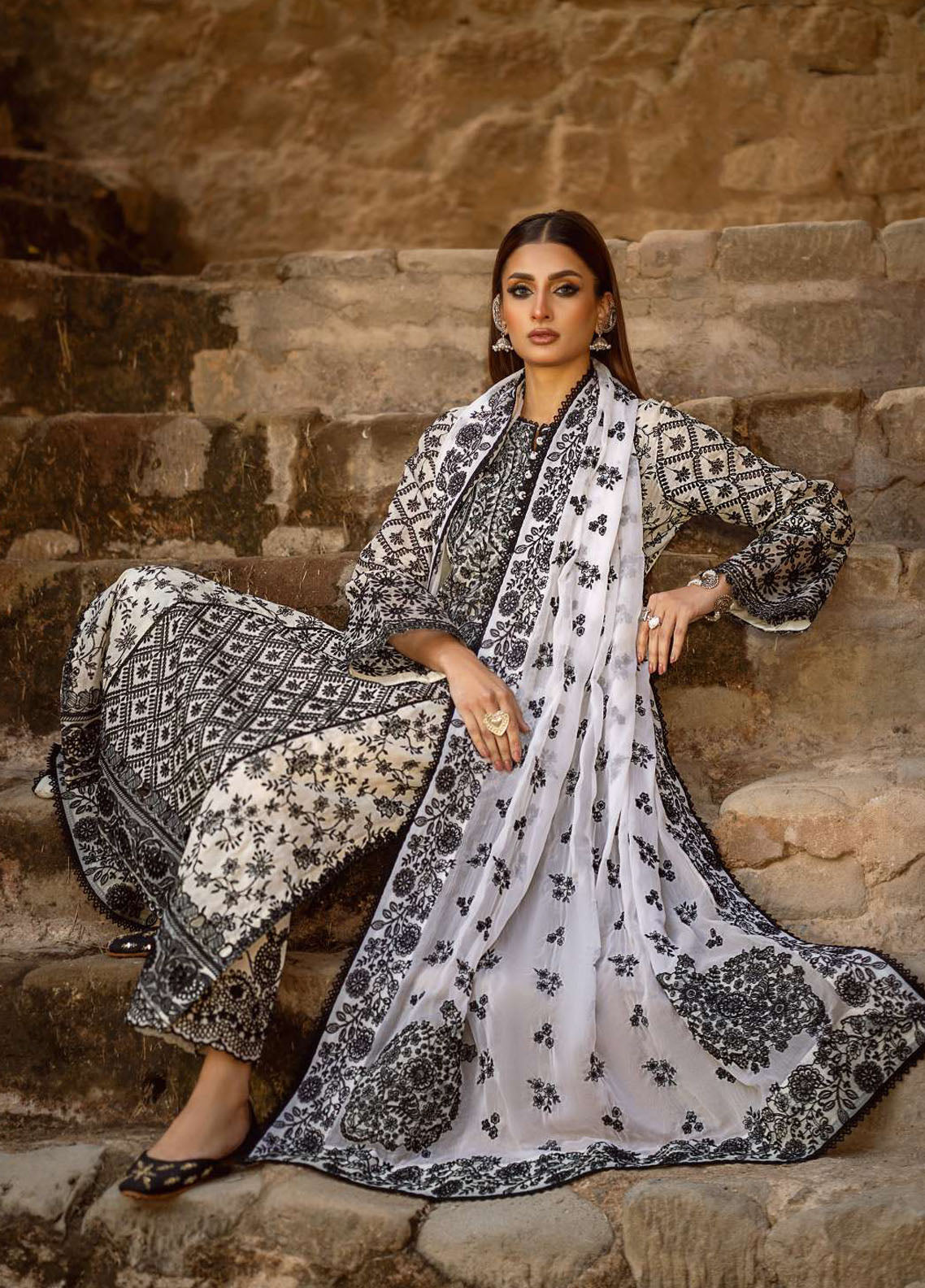 Pardes by Aik Atelier Lawn Collection 2024 Look 01