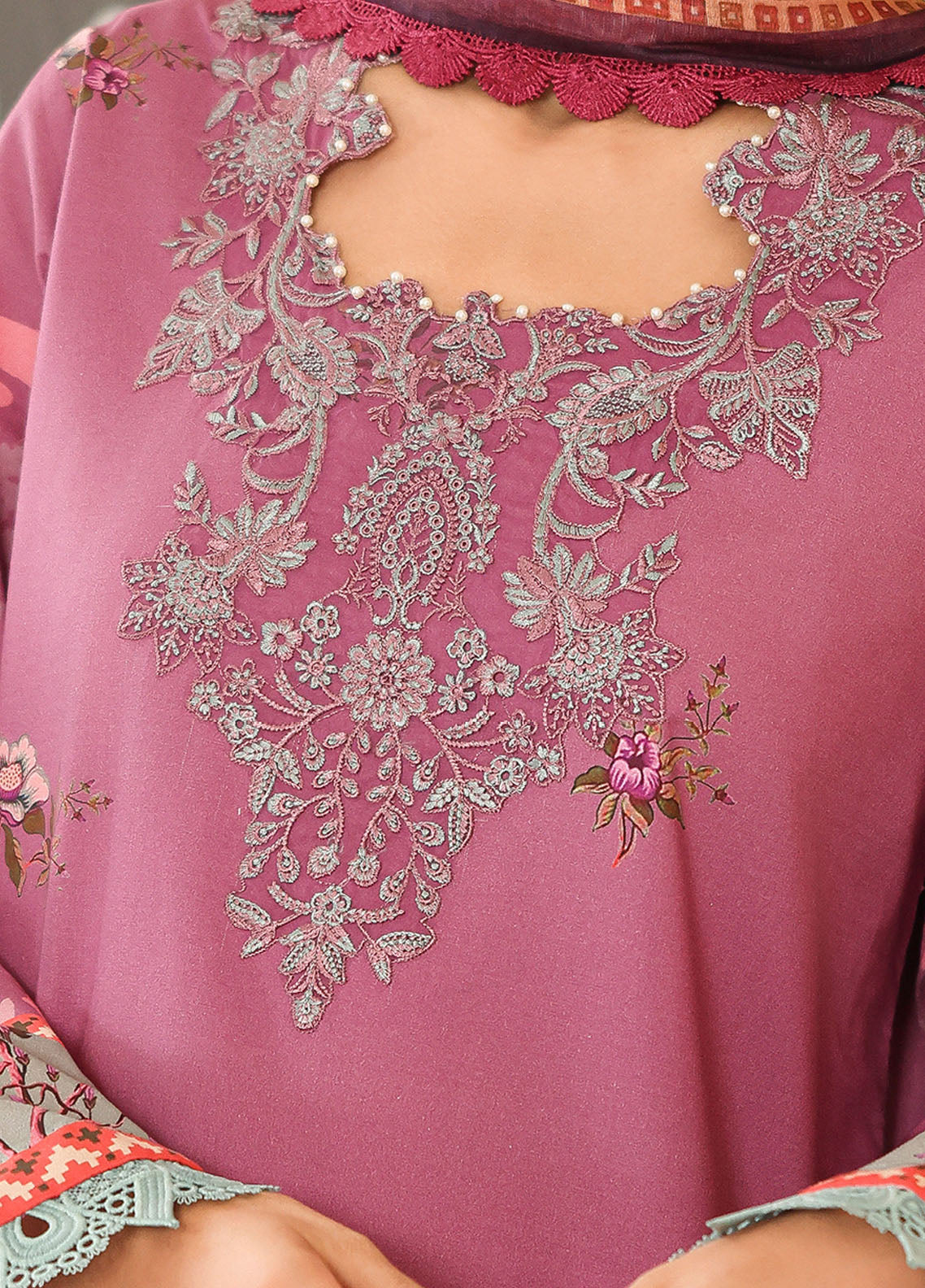Pareesa by Roheenaz Printed Cambric Suits Unstitched 3 Piece RN25P RNZ-01 B Nabeeha
