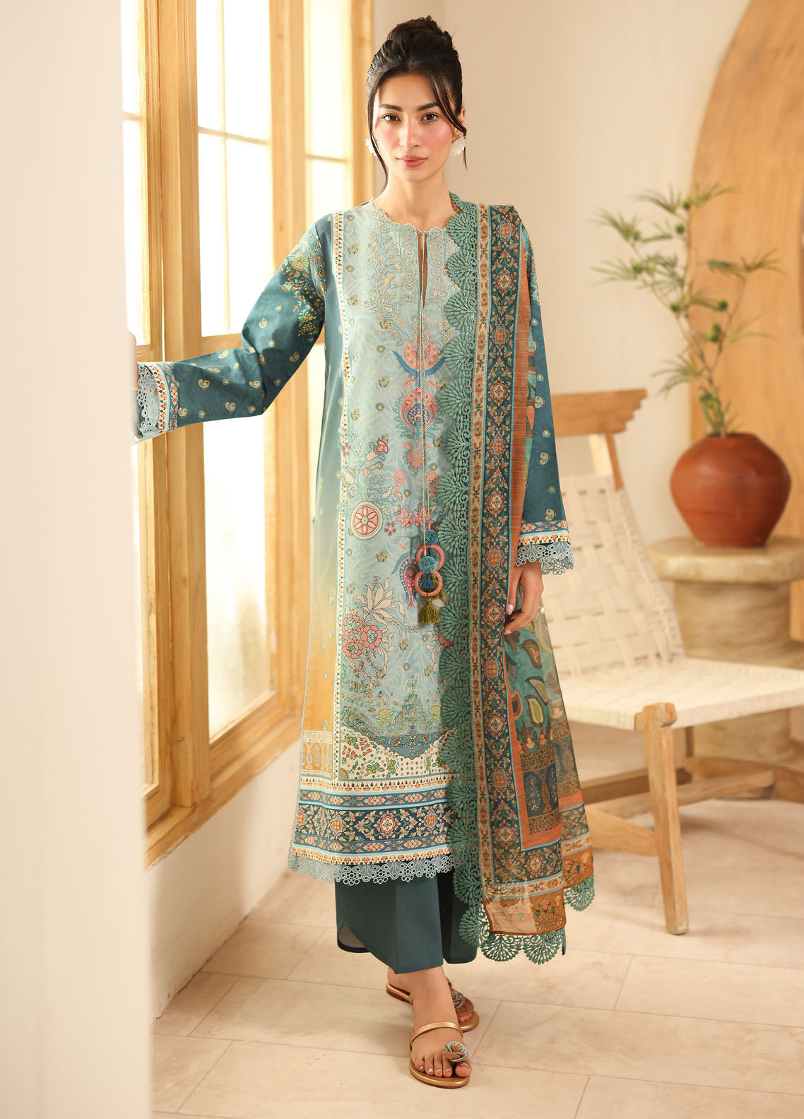 Pareesa by Roheenaz Printed Cambric Suits Unstitched 3 Piece RN25P RNZ-02 B Shafia
