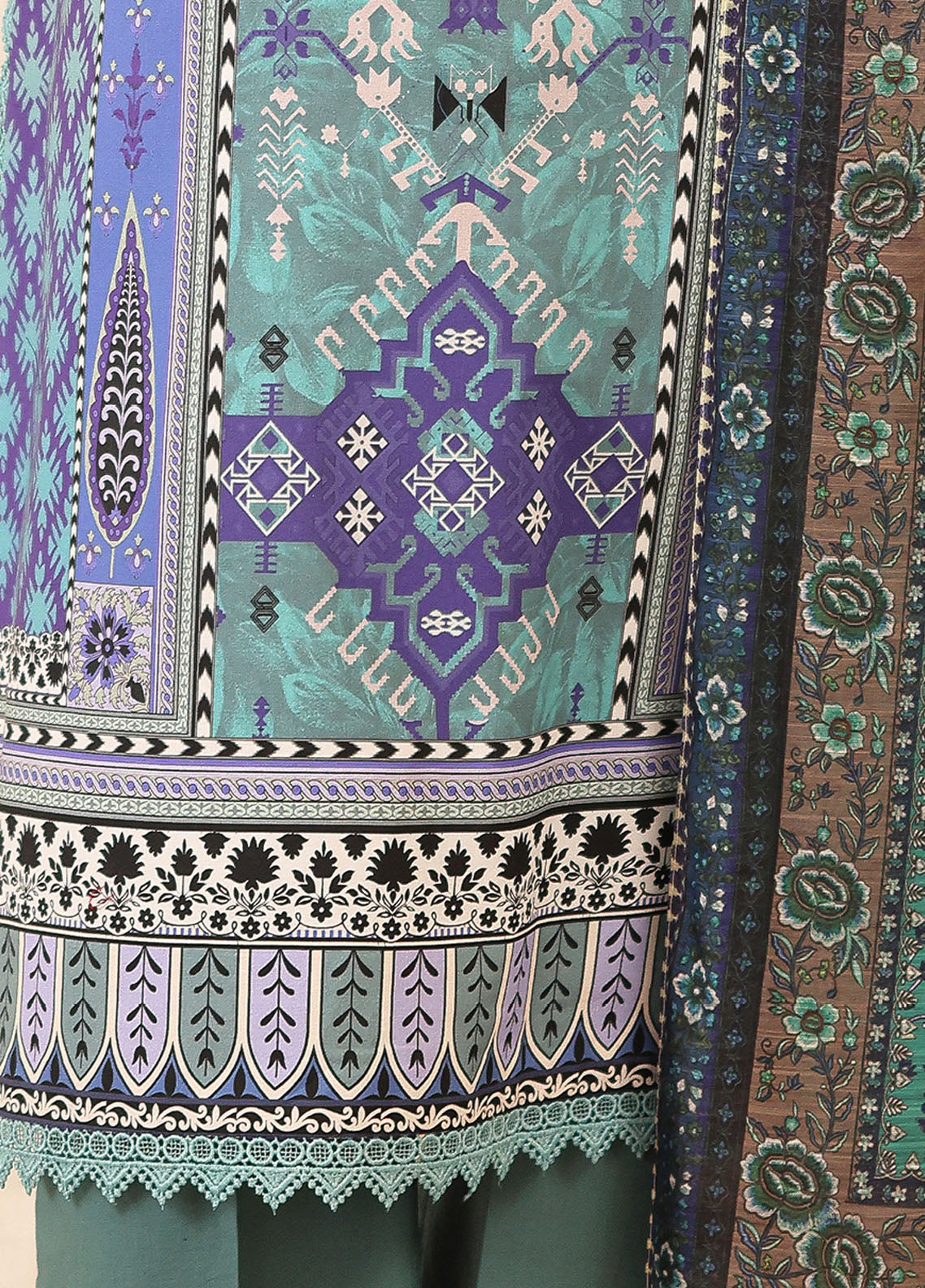 Pareesa by Roheenaz Printed Cambric Suits Unstitched 3 Piece RN25P RNZ-05 B Fabeha