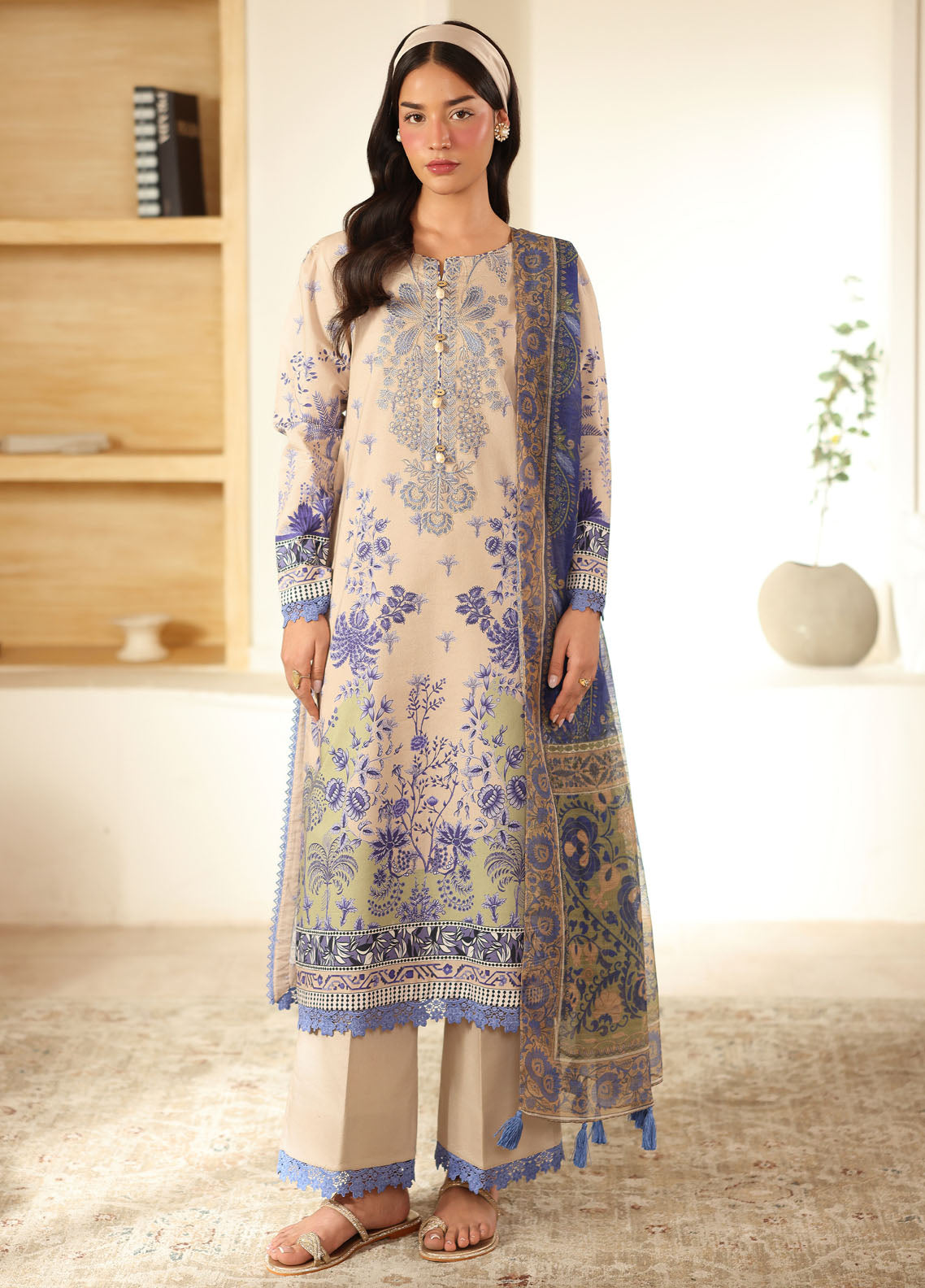 Pareesa by Roheenaz Printed Cambric Suits Unstitched 3 Piece RN25P RNZ-08 A Rumaisa