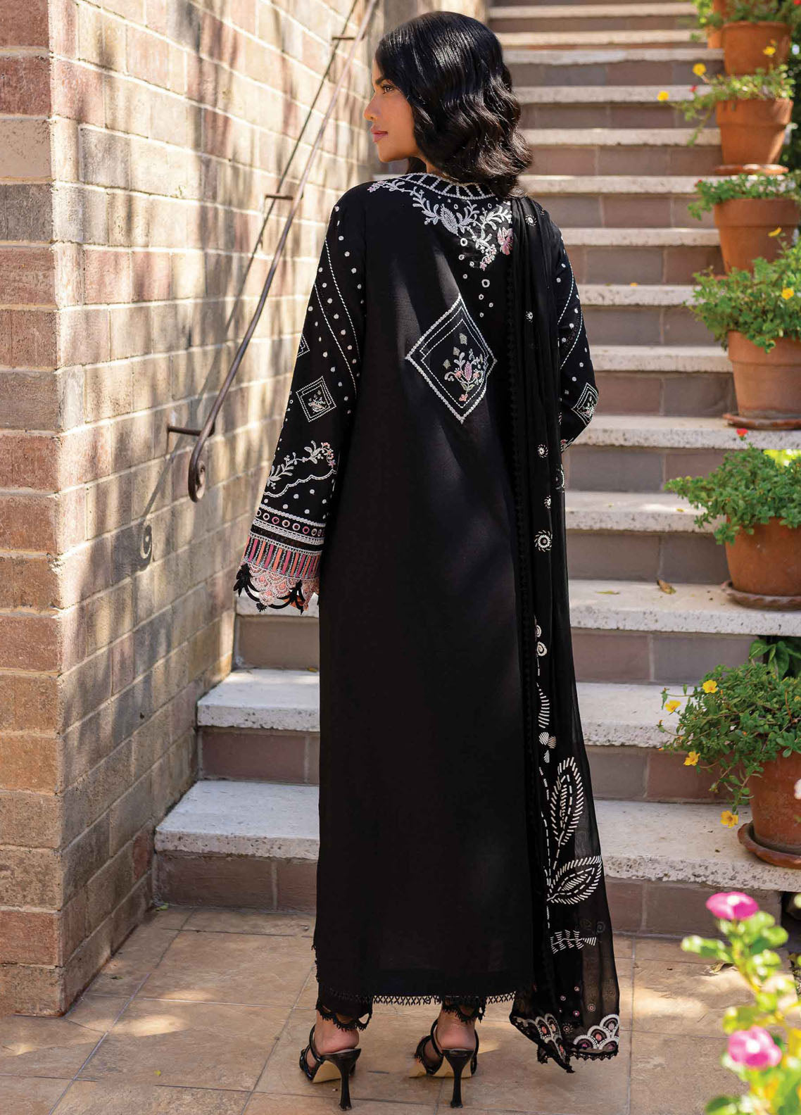 Q Line by Qalamkar Embroidered Lawn Suits Unstitched 3 Piece QM-04 Gigi