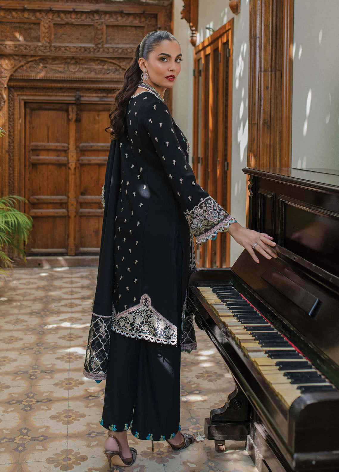 Qalamkar Unstitched Luxury Winter Collection 2023 SC-03 Fallon