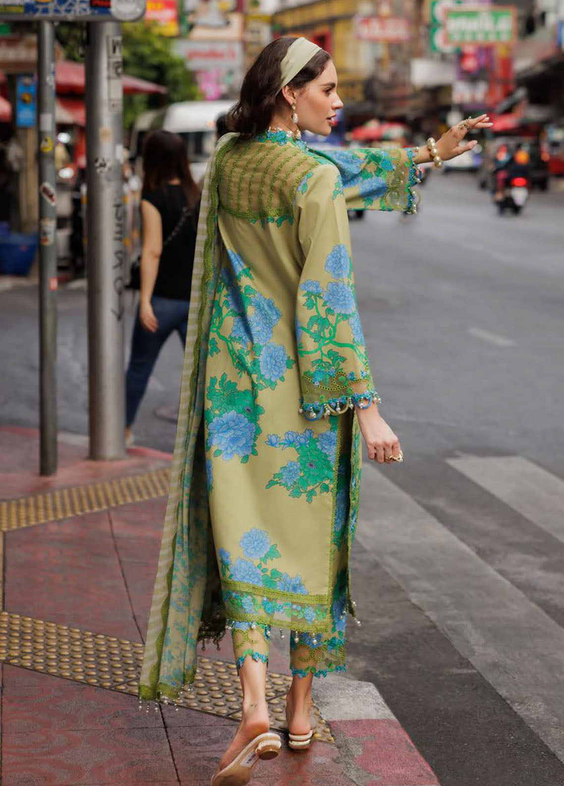 Rang-E-Bahar by Charizma Embroidered Lawn Suits Unstitched 3 Piece CRZ25RB CRB5-17