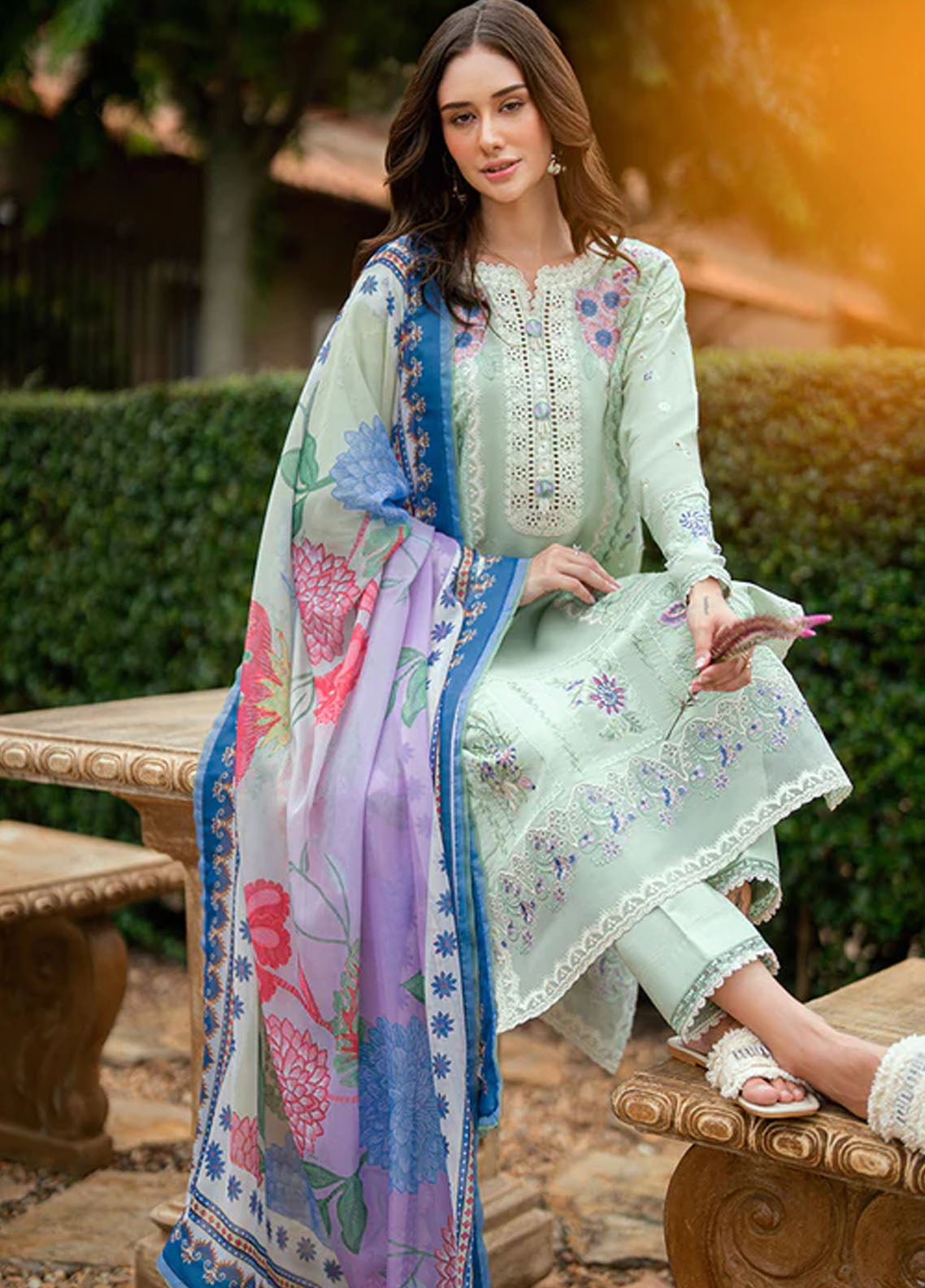 Roheenaz Embroidered Lawn Suits Unstitched 3 Piece D-04 A Veloura