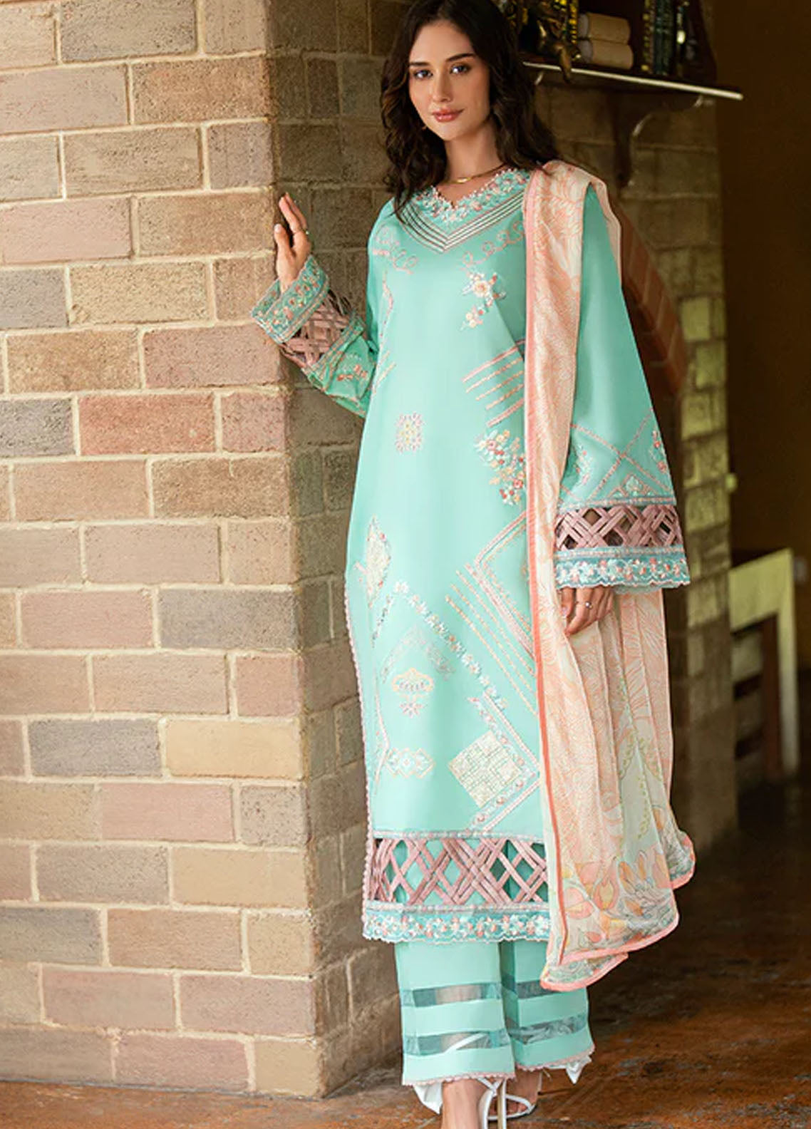 Roheenaz Embroidered Lawn Suits Unstitched 3 Piece D-06 A Ravena