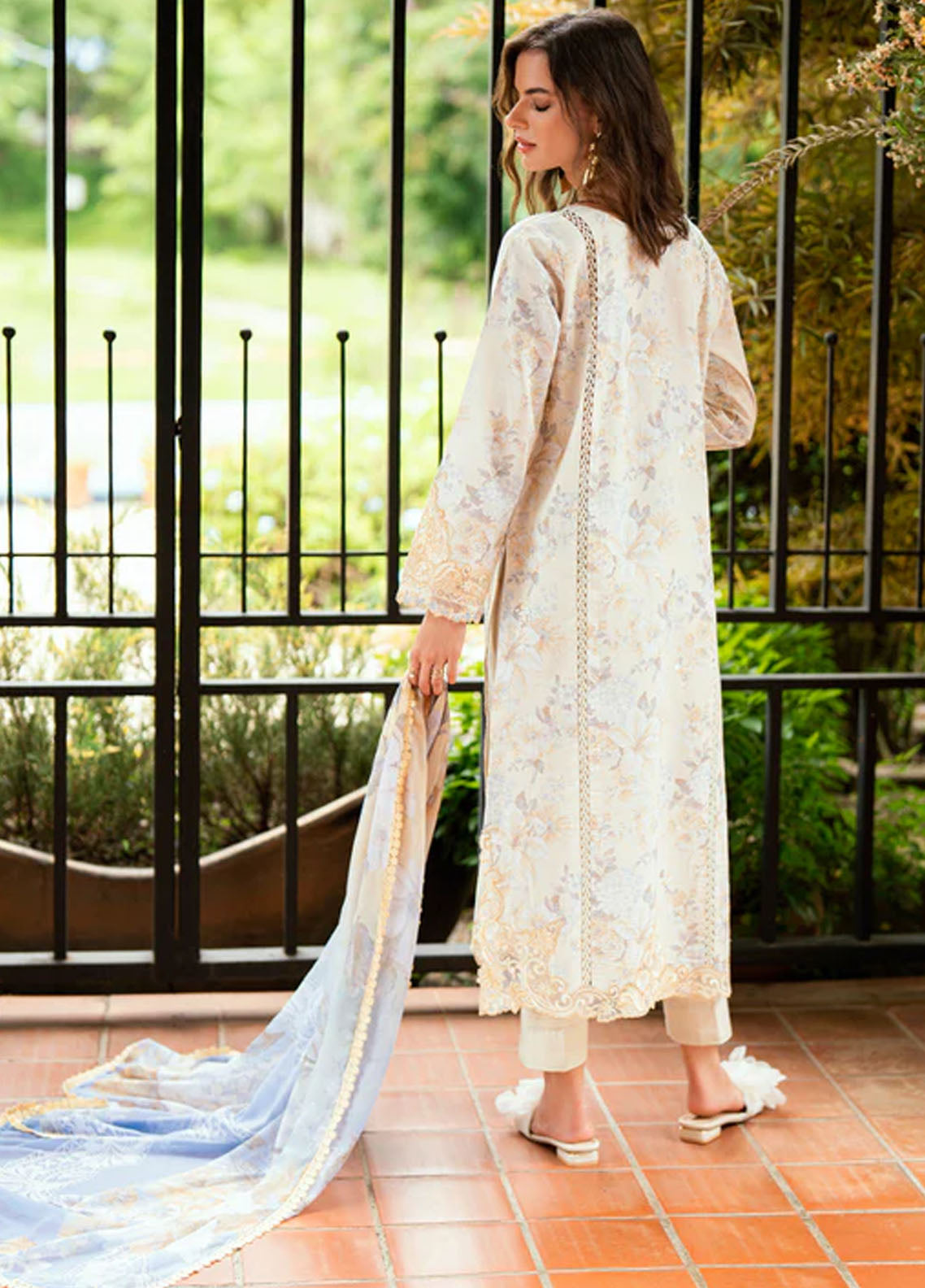 Roheenaz Embroidered Lawn Suits Unstitched 3 Piece D-07 A Celestra