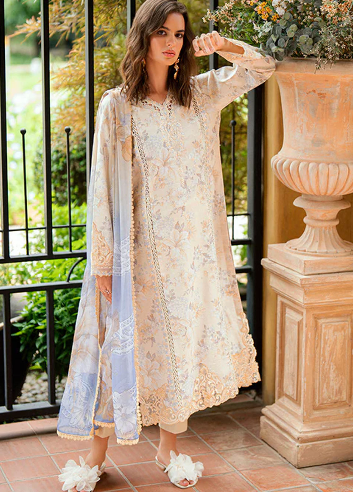 Roheenaz Embroidered Lawn Suits Unstitched 3 Piece D-07 A Celestra