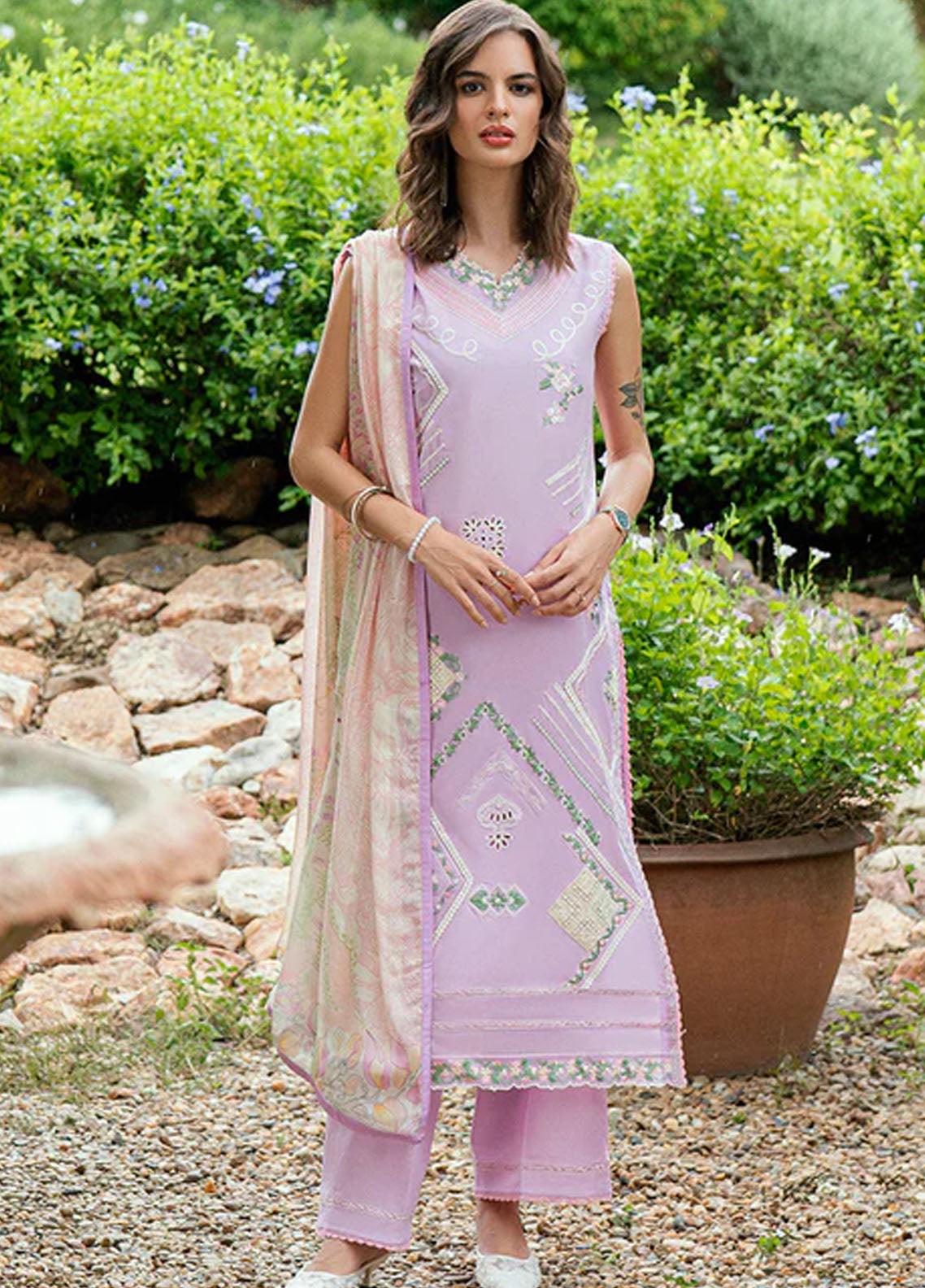 Roheenaz Embroidered Lawn Suits Unstitched 3 Piece D-06 B Mirielle