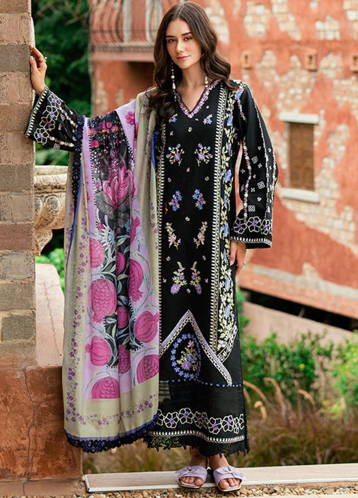 Roheenaz Embroidered Lawn Suits Unstitched 3 Piece D-02 A Sireli