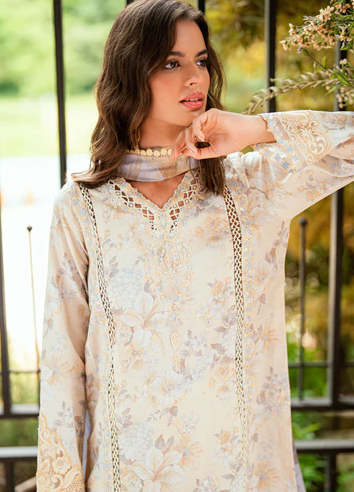 Roheenaz Embroidered Lawn Suits Unstitched 3 Piece D-07 A Celestra