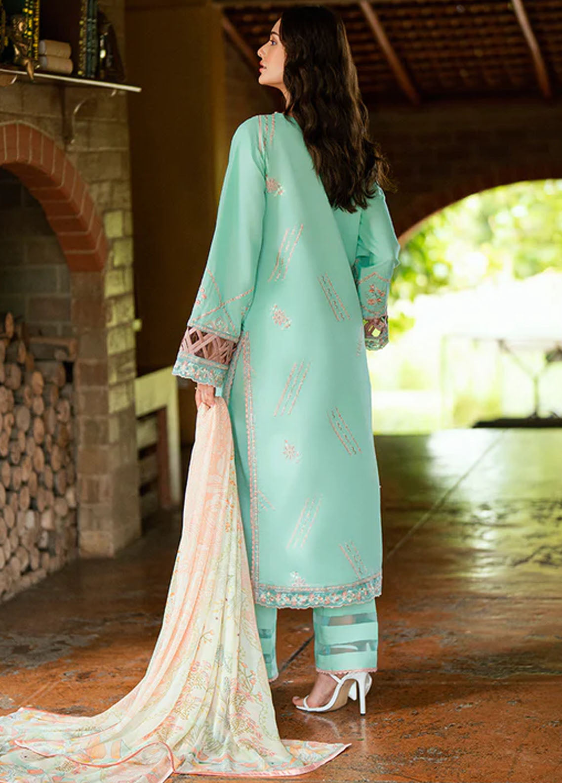 Roheenaz Embroidered Lawn Suits Unstitched 3 Piece D-06 A Ravena