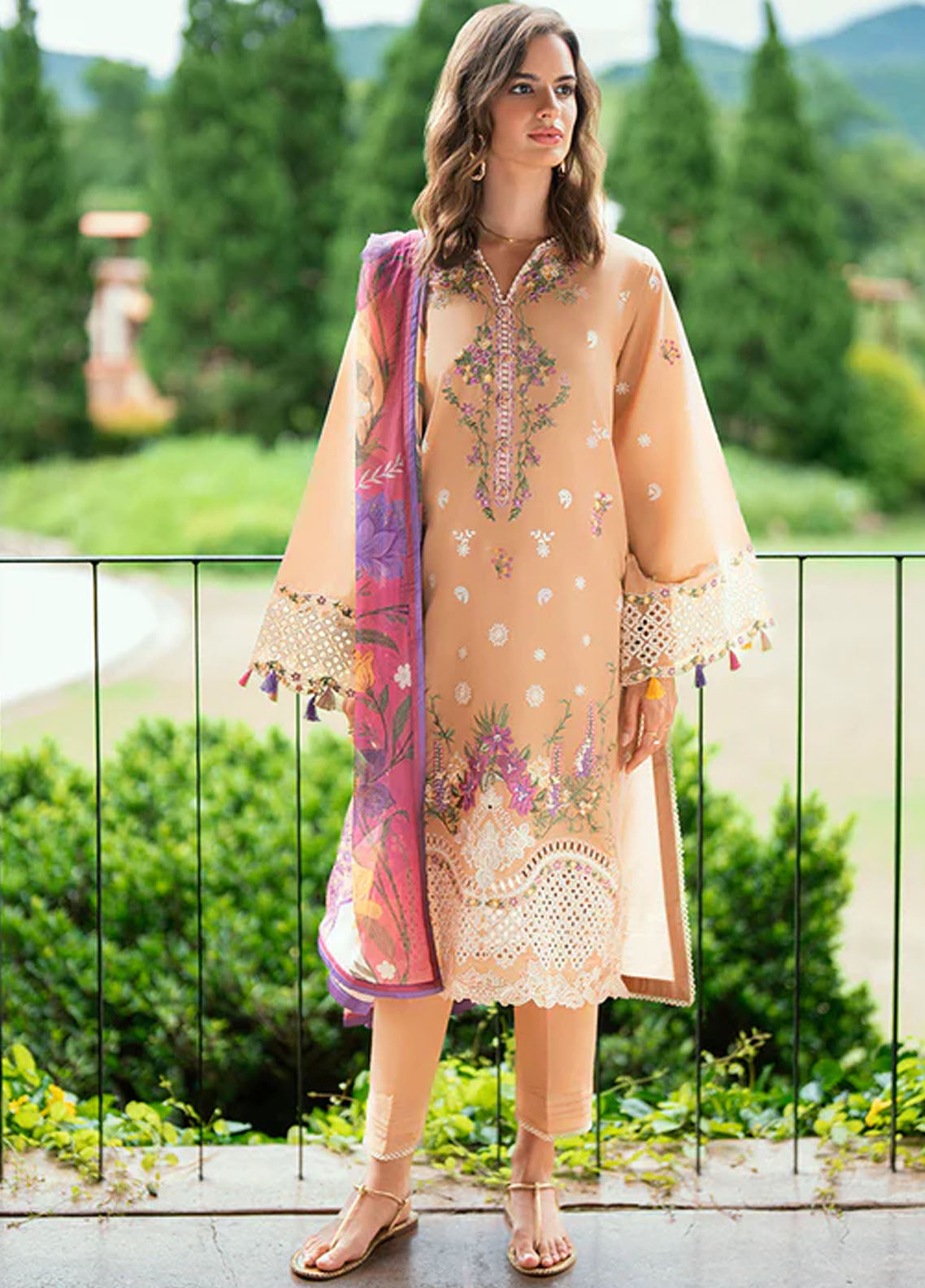 Roheenaz Embroidered Lawn Suits Unstitched 3 Piece D-05 A Elaris
