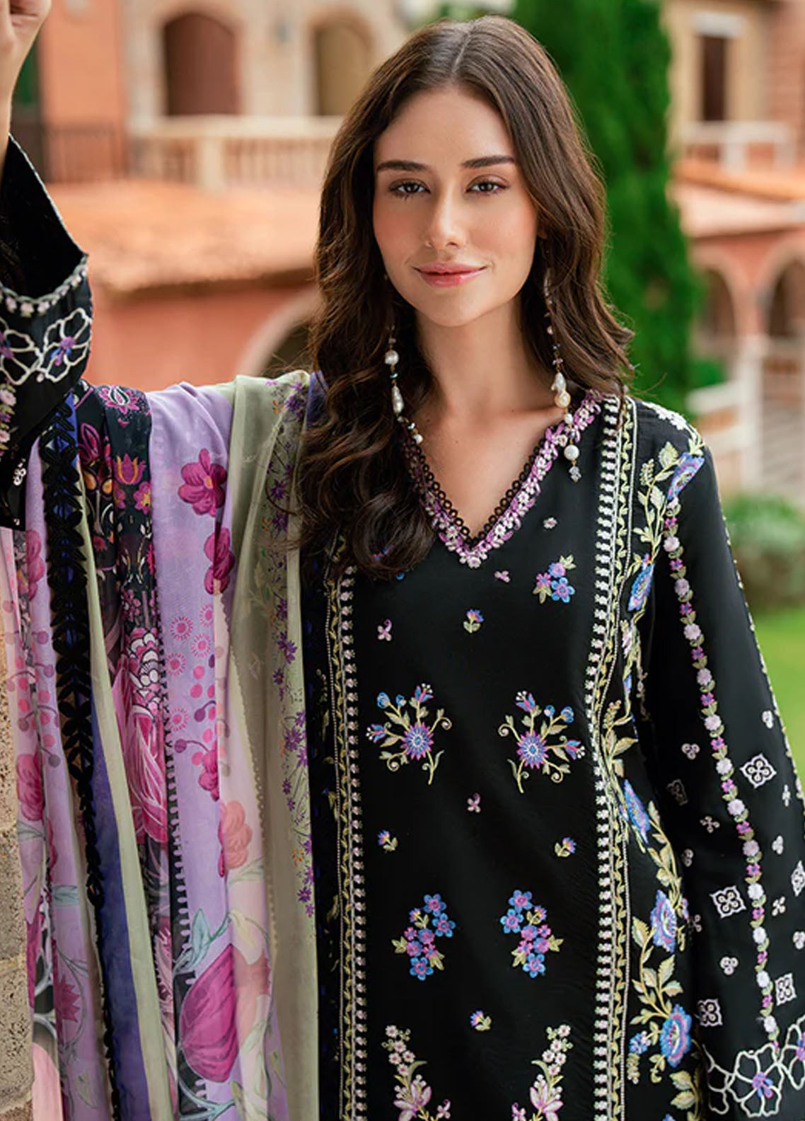 Roheenaz Embroidered Lawn Suits Unstitched 3 Piece D-02 A Sireli