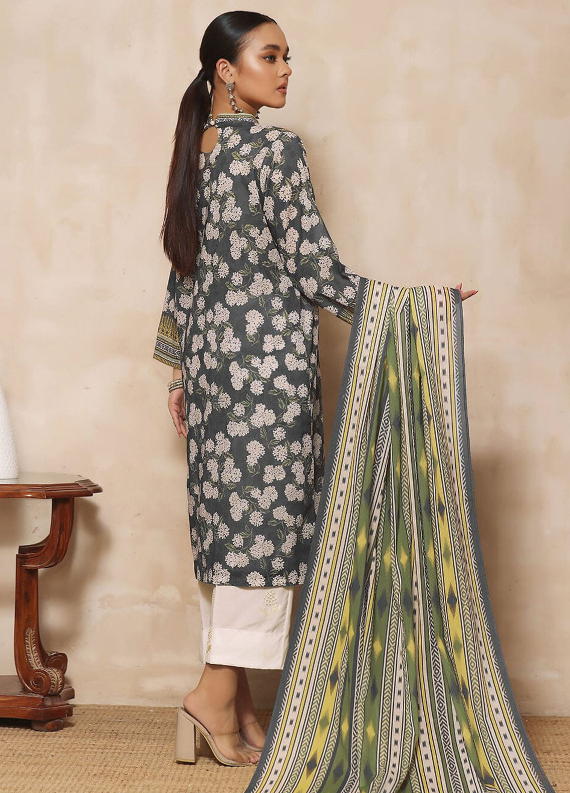 Rang-e-Hayah By Khas Unstitched Lawn Collection 2023 KL-1933