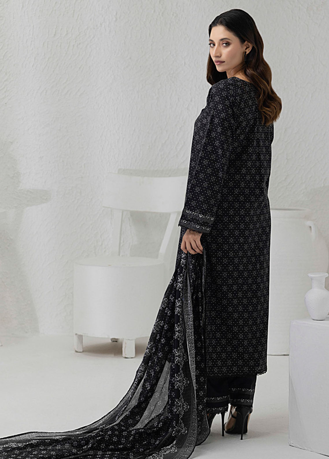 Regalia Textiles Printed Lawn Suits Unstitched 3 Piece RGT25BW D-03