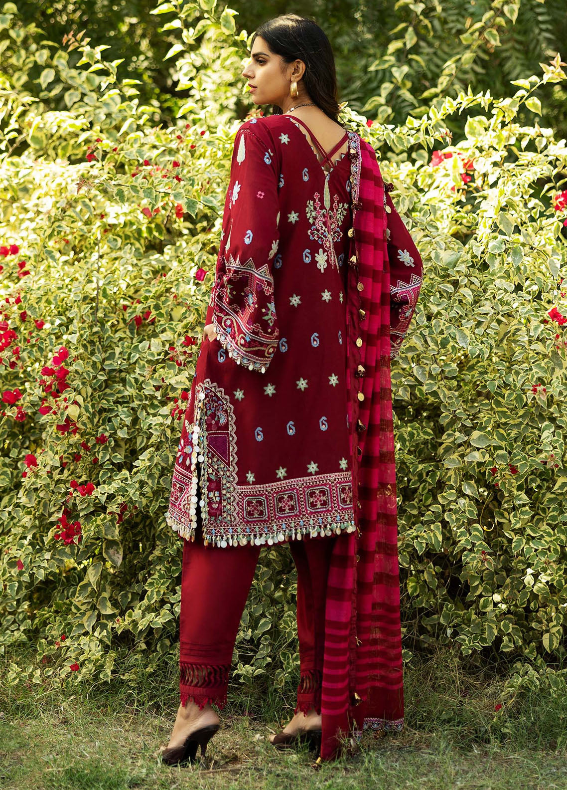 Siraa by Sadaf Fawad Khan Embroidered Lawn Suits Unstitched 3 Piece D-5B Wisteria