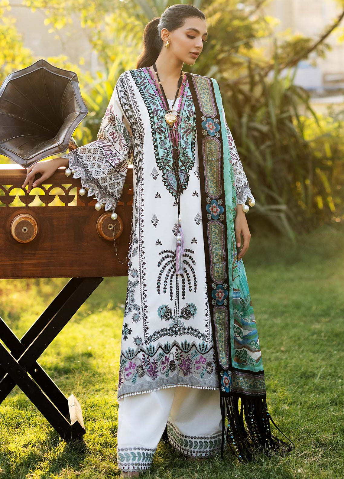 Siraa by Sadaf Fawad Khan Embroidered Lawn Suits Unstitched 3 Piece D-2B Palm Island