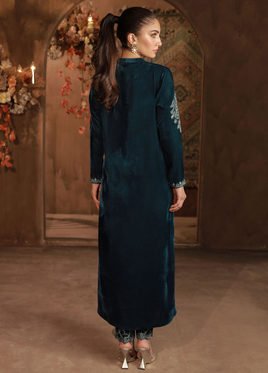 Sahar Pret Embroidered Velvet 2 Piece Suit Teal Allure