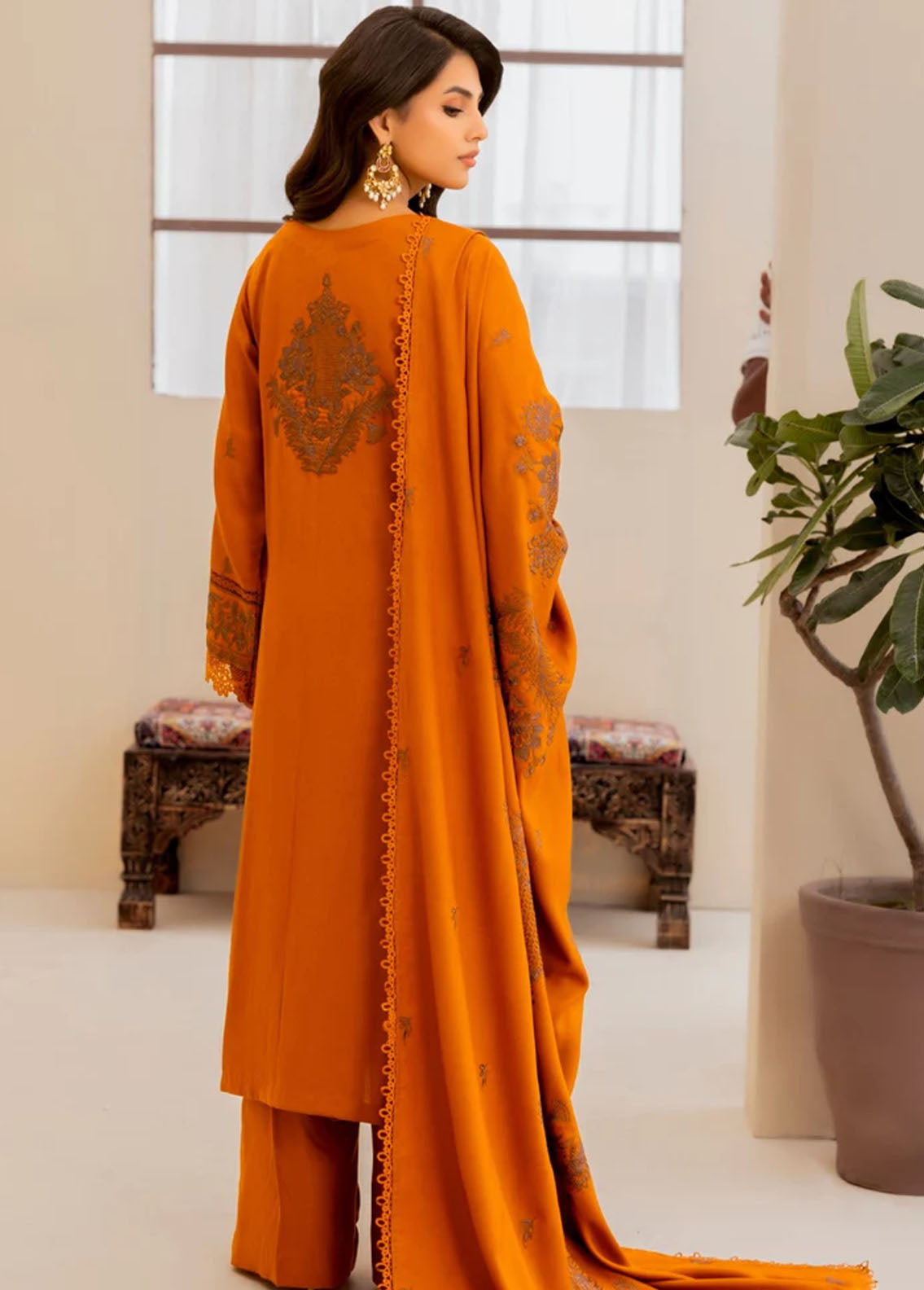 Mohagni Pret Embroidered Dhanak 3 Piece Suit MWS-01