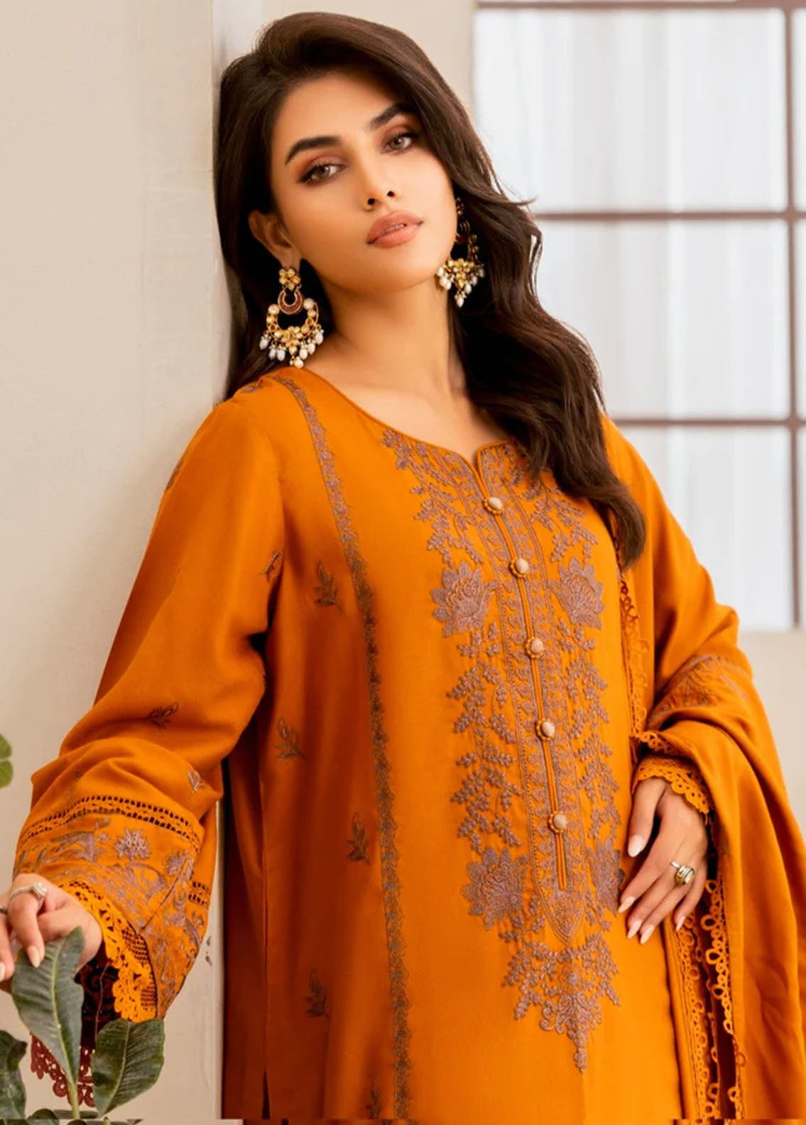 Mohagni Pret Embroidered Dhanak 3 Piece Suit MWS-01