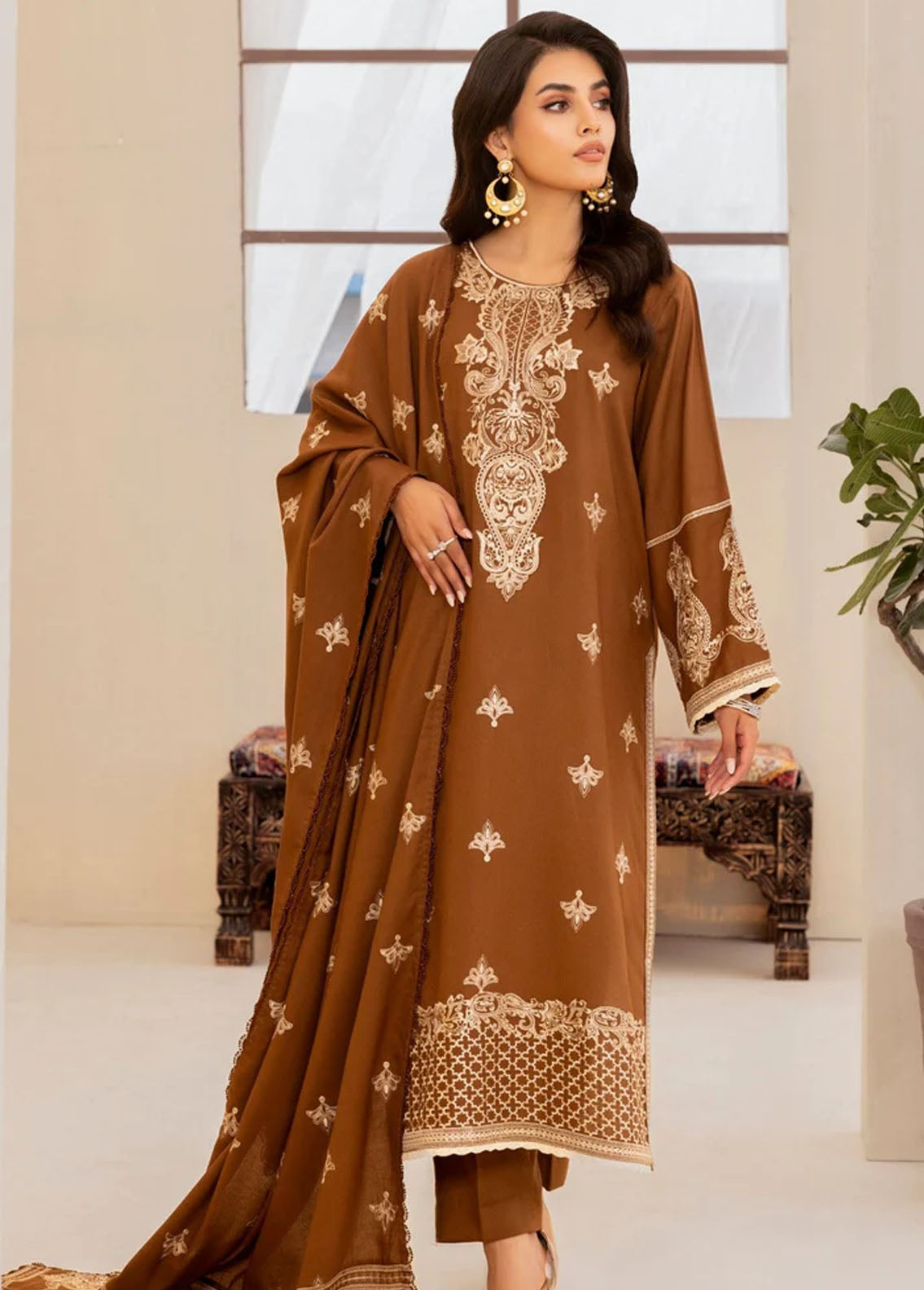 Mohagni Pret Embroidered Dhanak 3 Piece Suit MWS-02