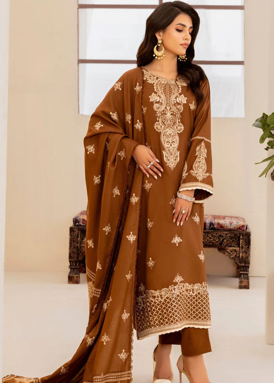 Mohagni Pret Embroidered Dhanak 3 Piece Suit MWS-02