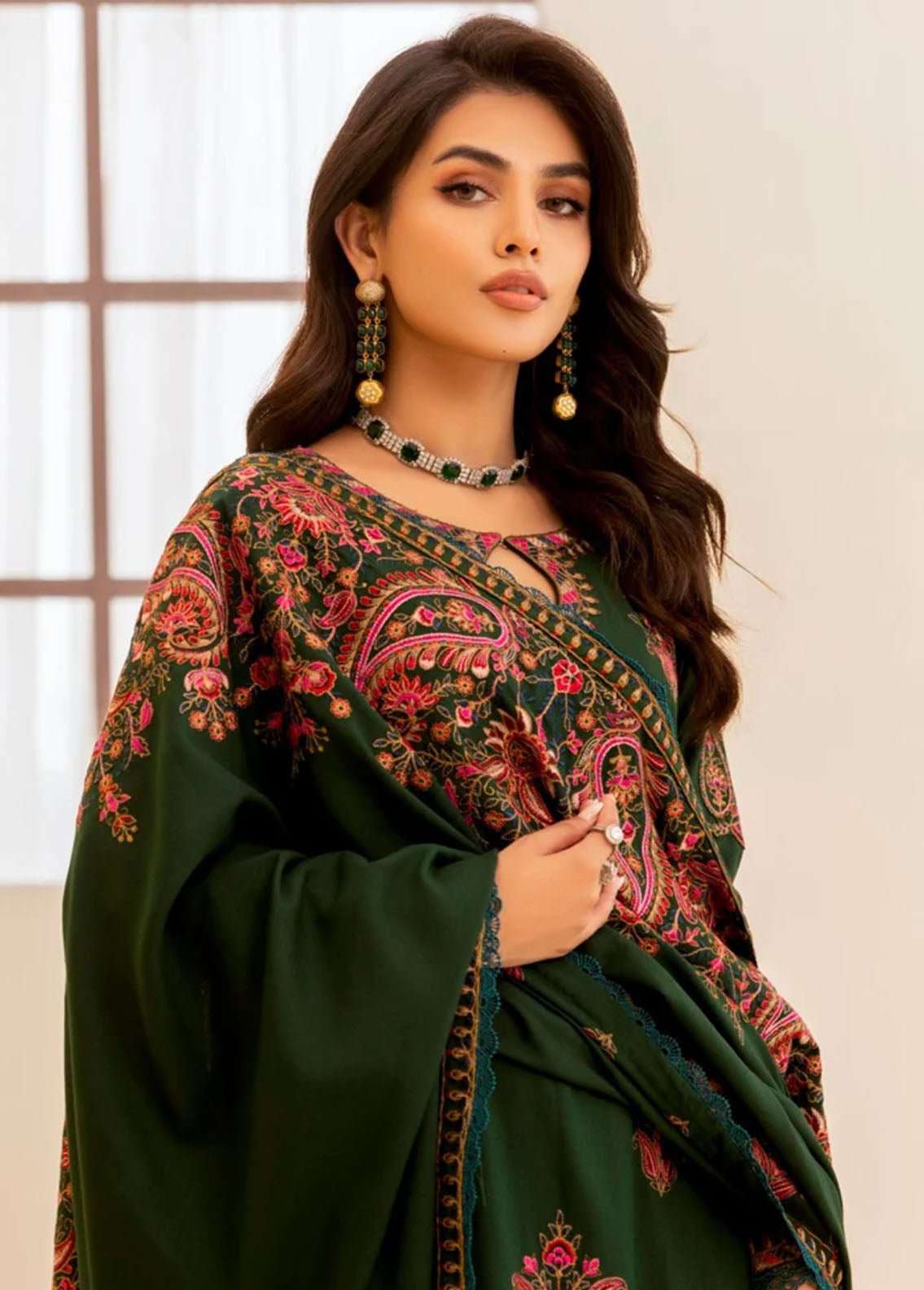 Mohagni Pret Embroidered Dhanak 3 Piece Suit MWS-04