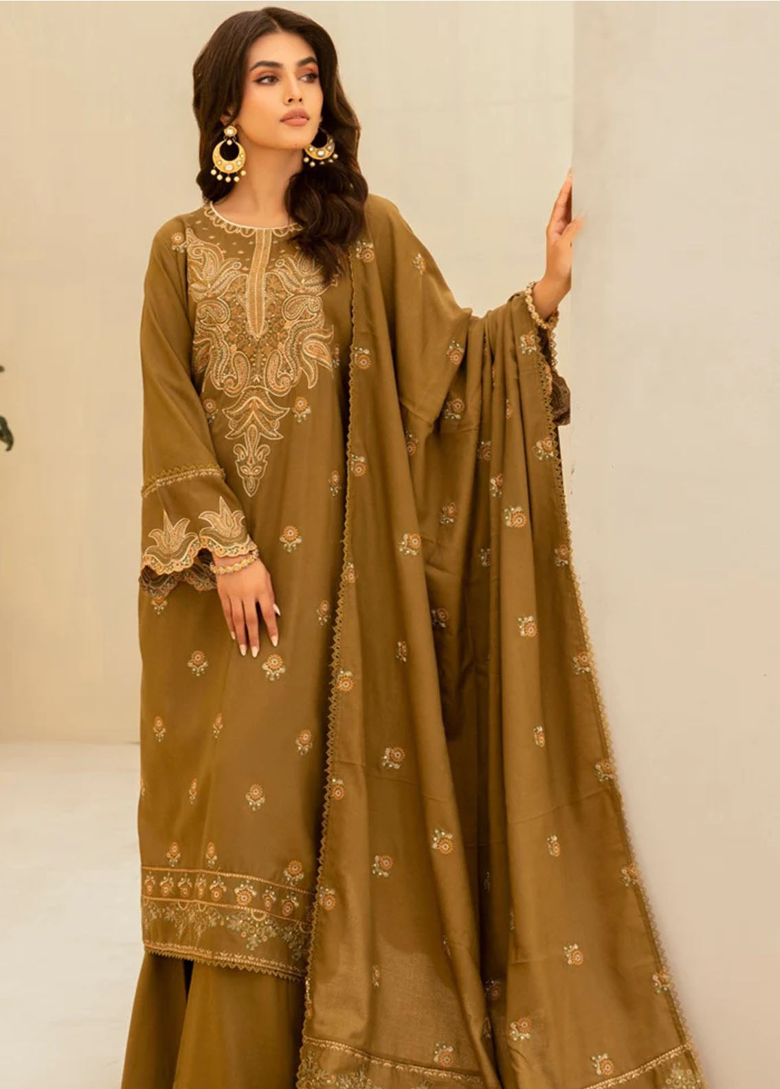 Mohagni Pret Embroidered Dhanak 3 Piece Suit MWS-06