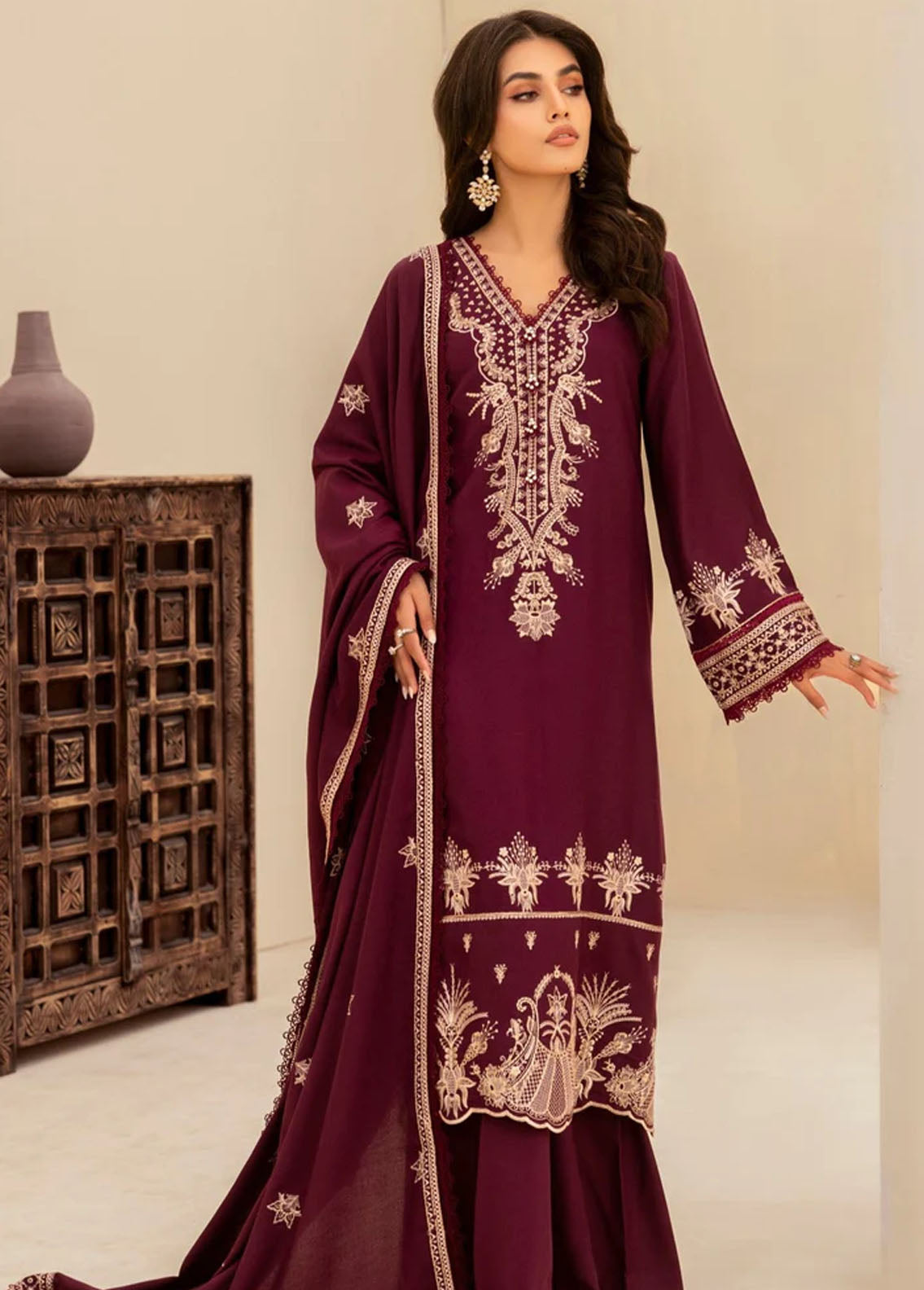 Mohagni Pret Embroidered Dhanak 3 Piece Suit MWS-08