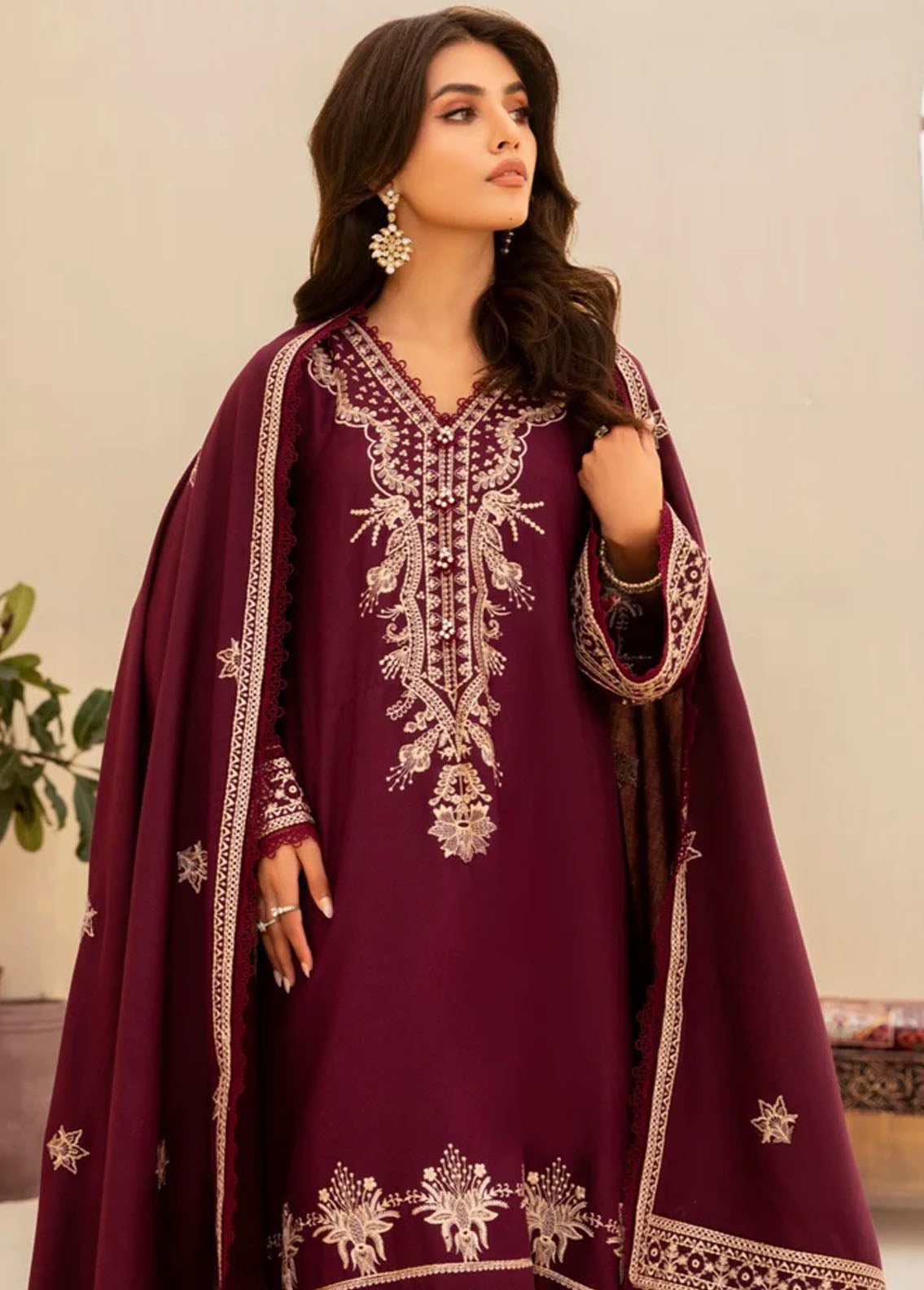 Mohagni Pret Embroidered Dhanak 3 Piece Suit MWS-08